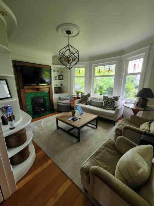 Large Renovated Character With 3 Beds/2 Bath * Vancouver