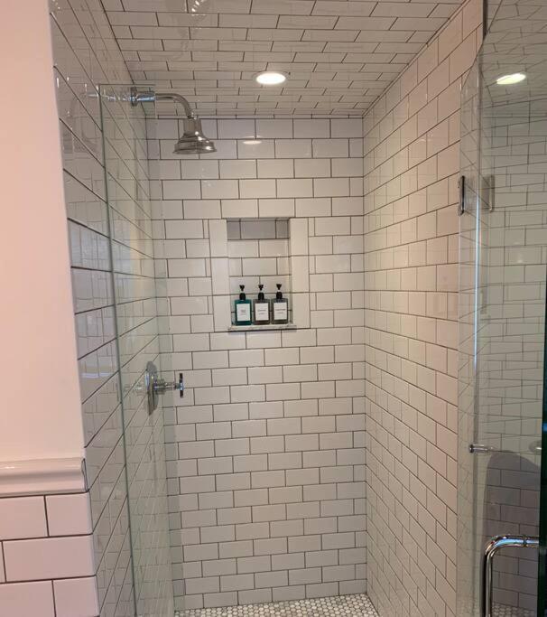 Holiday home Large Renovated Character With 3 Beds/2 Bath Vancouver
