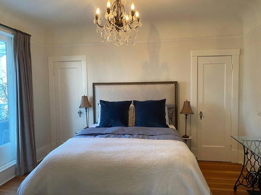 Holiday home Large Renovated Character With 3 Beds/2 Bath