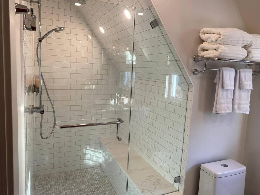 Holiday home Large Renovated Character With 3 Beds/2 Bath Vancouver