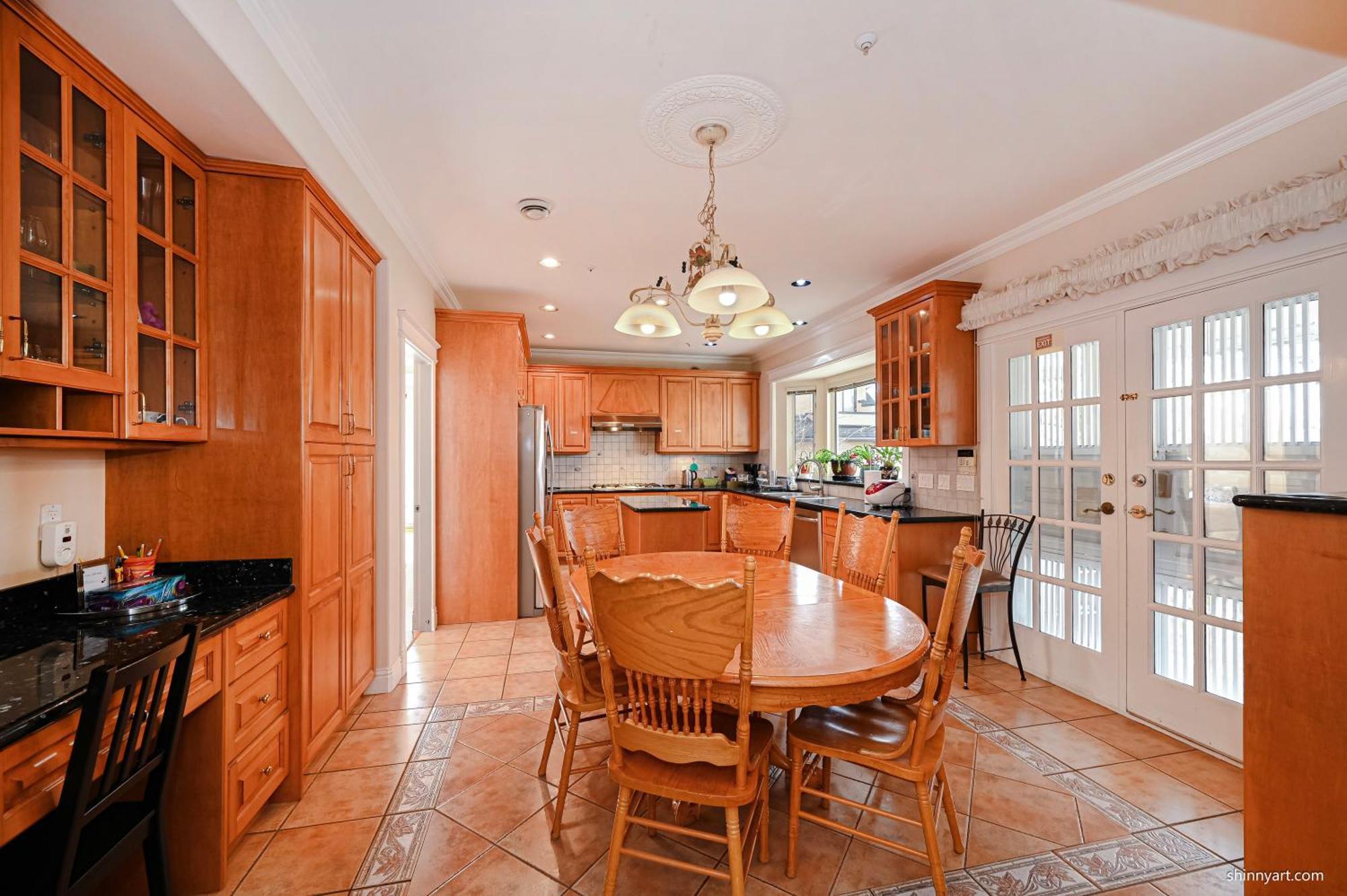 7 Bedrooms In The Heart Of