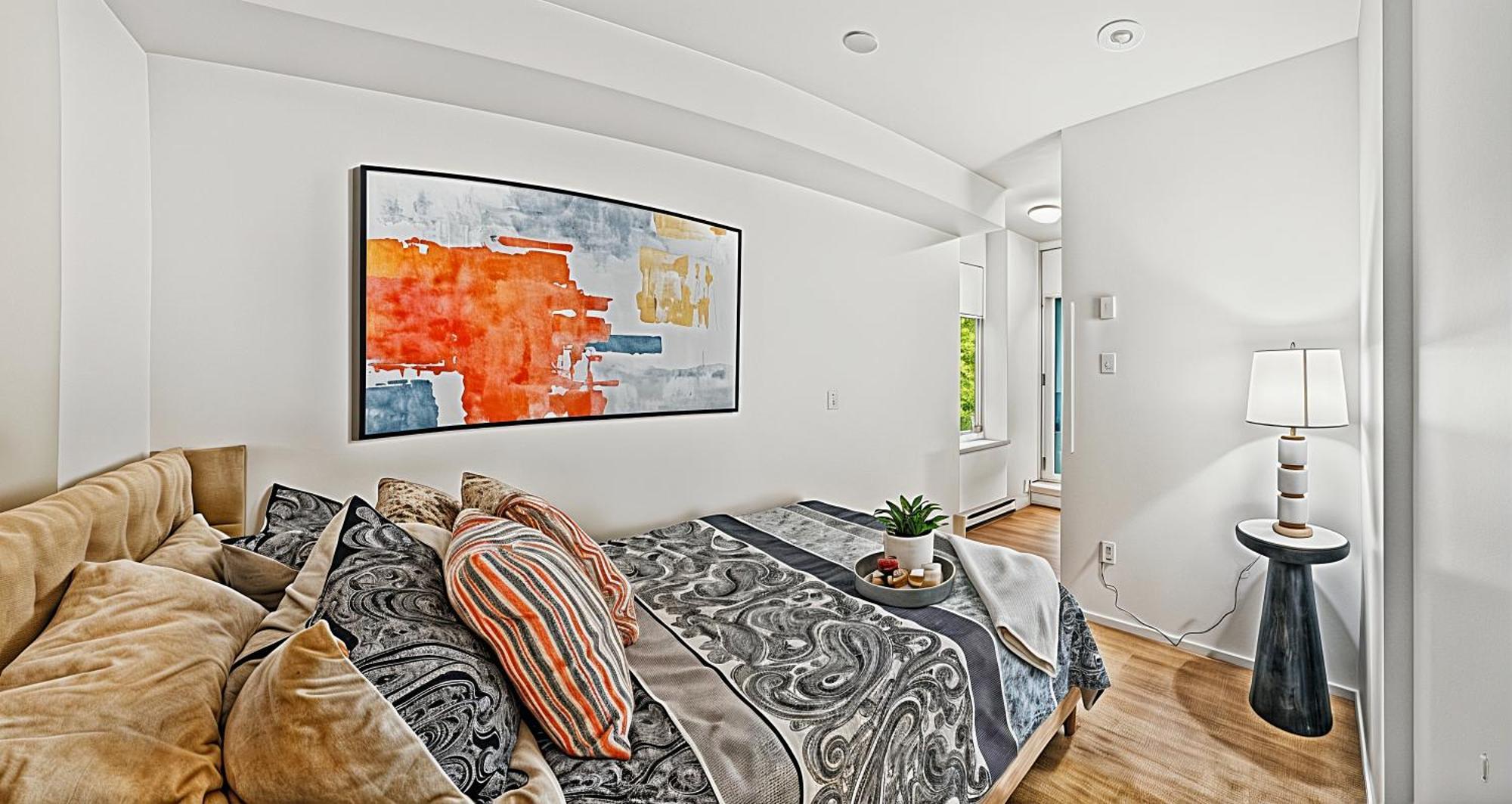 Modern Two Bedroom Townhouse Steps From Yaletown Amenities * Vancouver