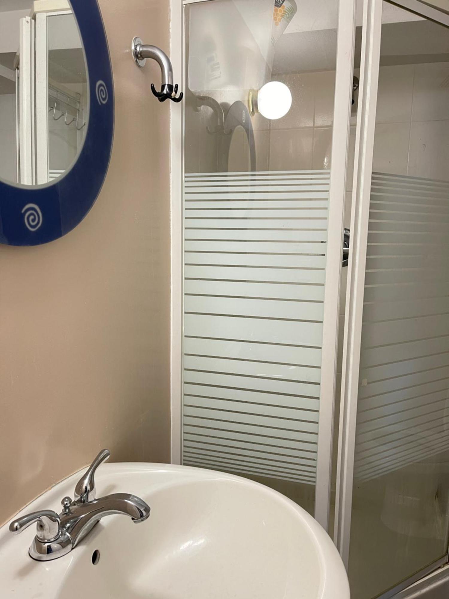 Cozy Guest Near Ubc, Downtown And Beaches