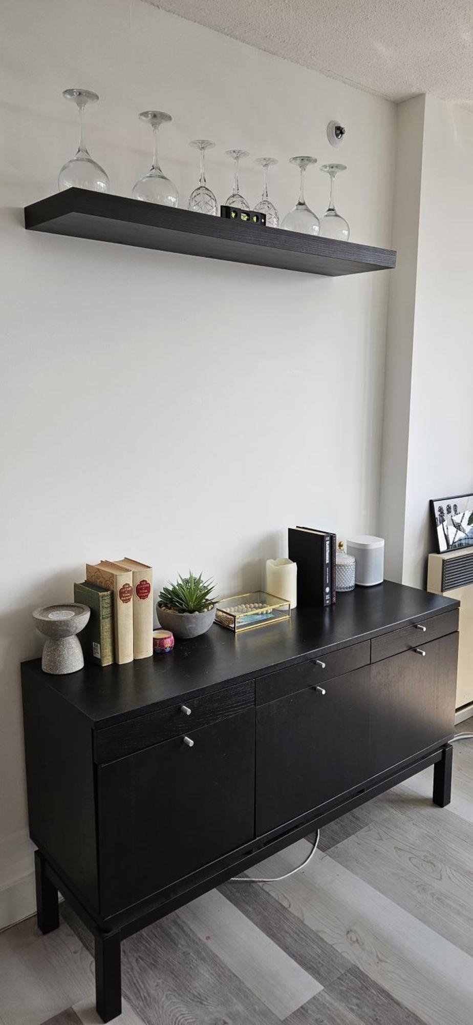 Cozy Yaletown Apartment