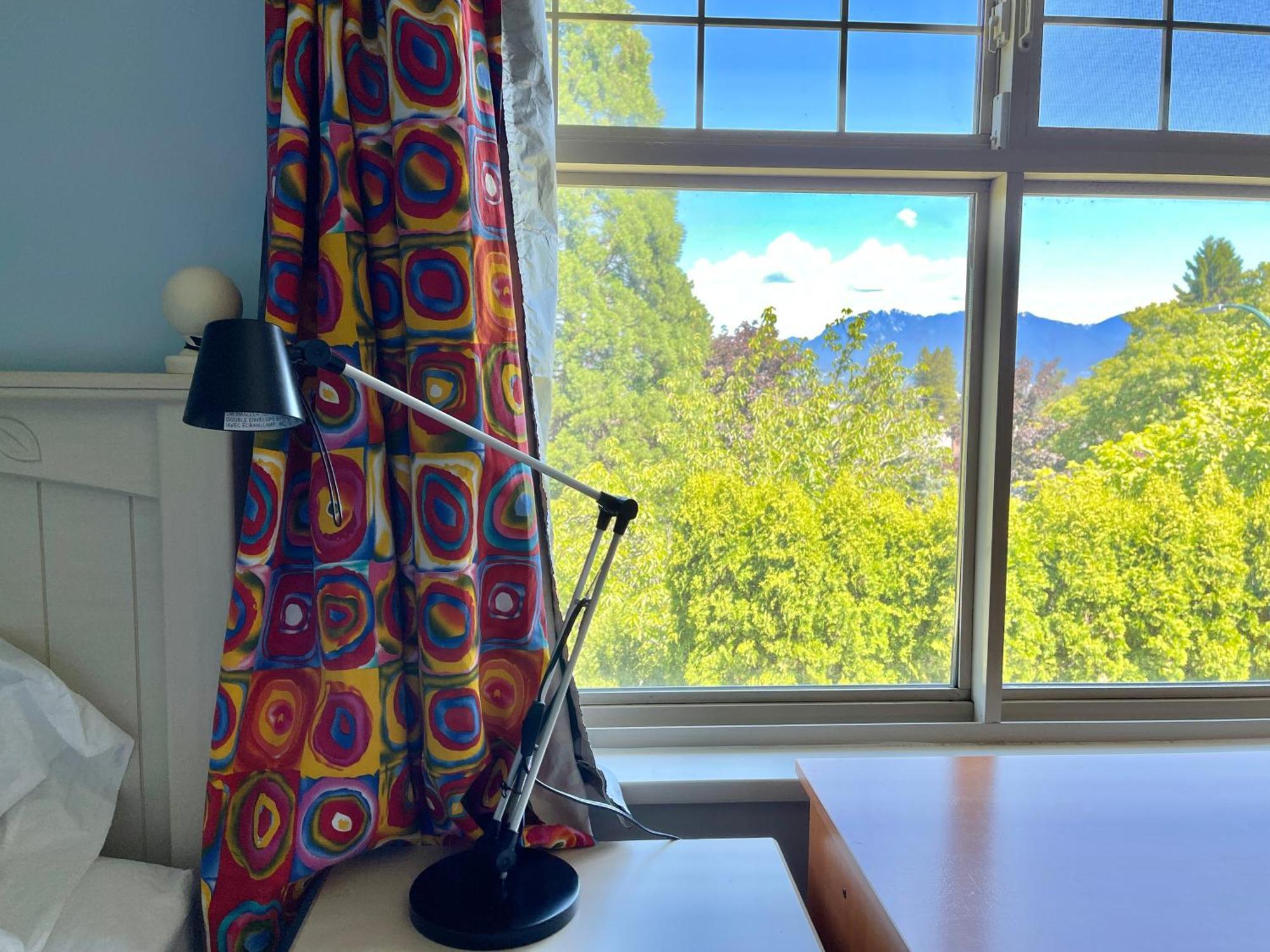 Cozy Guest Near Ubc, Downtown And Beaches Homestay *
