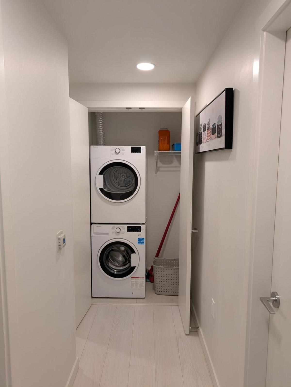 Modern 2 Bedroom With Ac In Olympic Village Apartment *