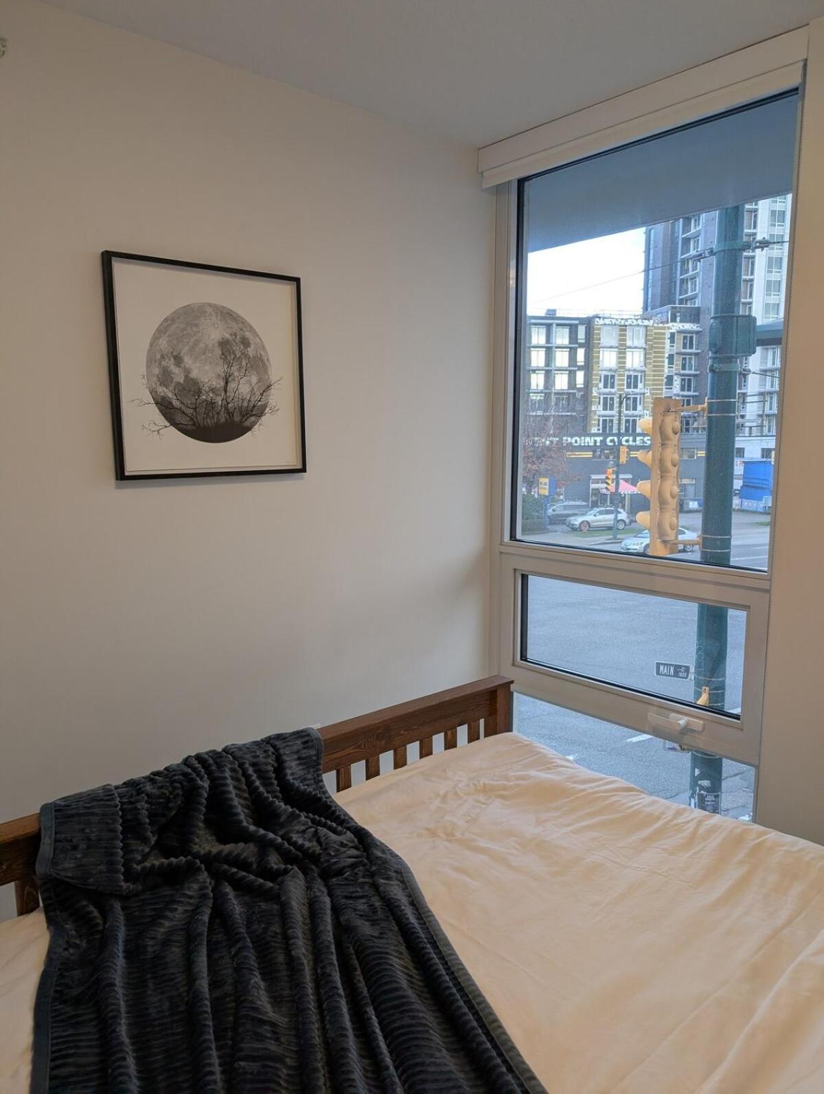 Modern 2 Bedroom With Ac In Olympic Village Apartment Vancouver