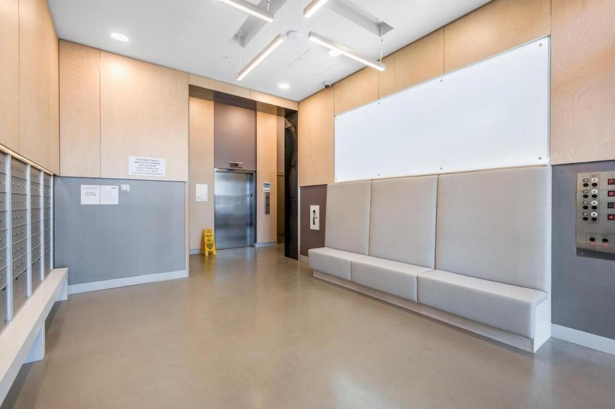 Modern 2 Bedroom With Ac In Olympic Village Apartment Vancouver