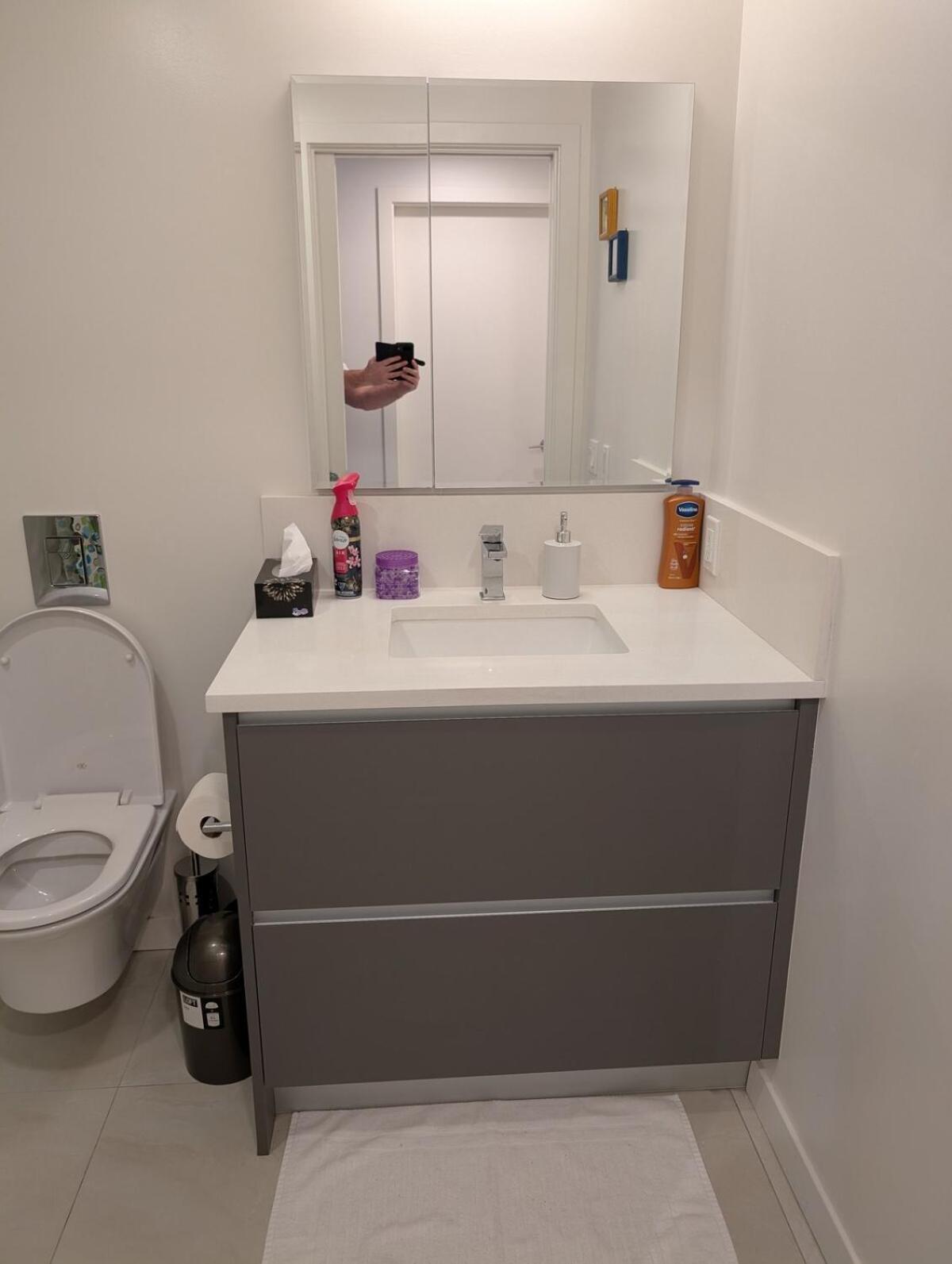 Modern 2 Bedroom With Ac In Olympic Village Apartment