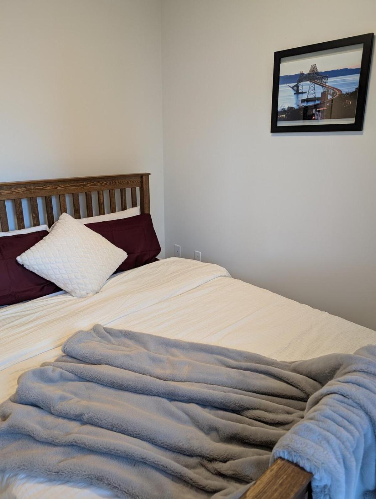 Modern 2 Bedroom With Ac In Olympic Village Vancouver
