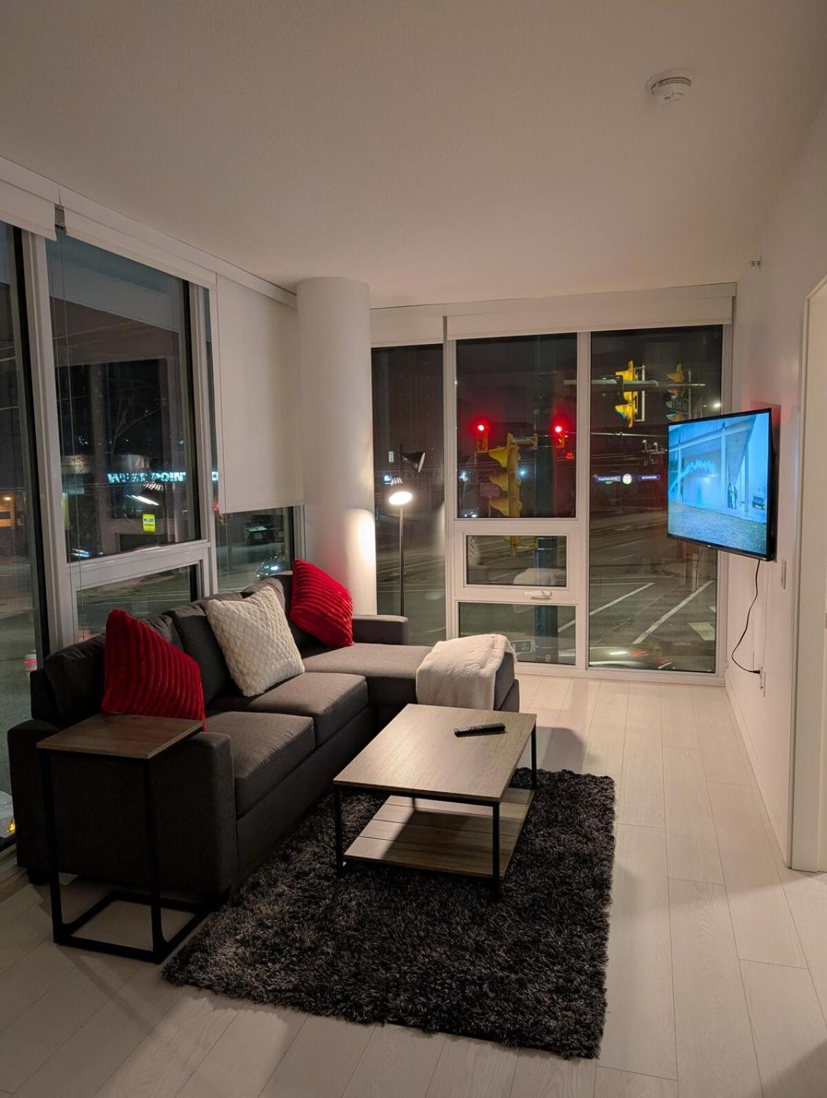 Modern 2 Bedroom With Ac In Olympic Village Apartment