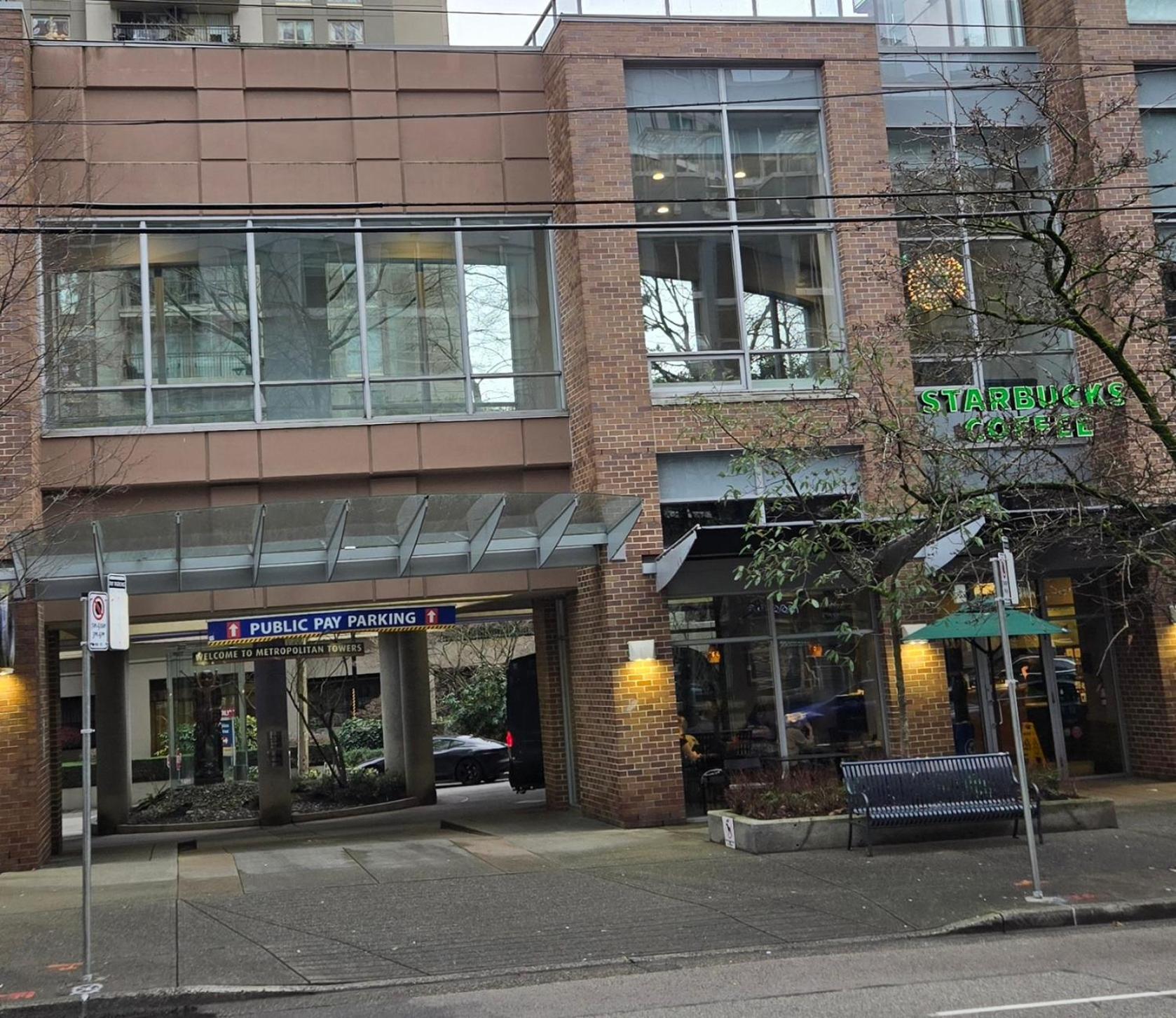 Elegant Unique Downtown Loft, Comfort & Convenience Combined Apartment