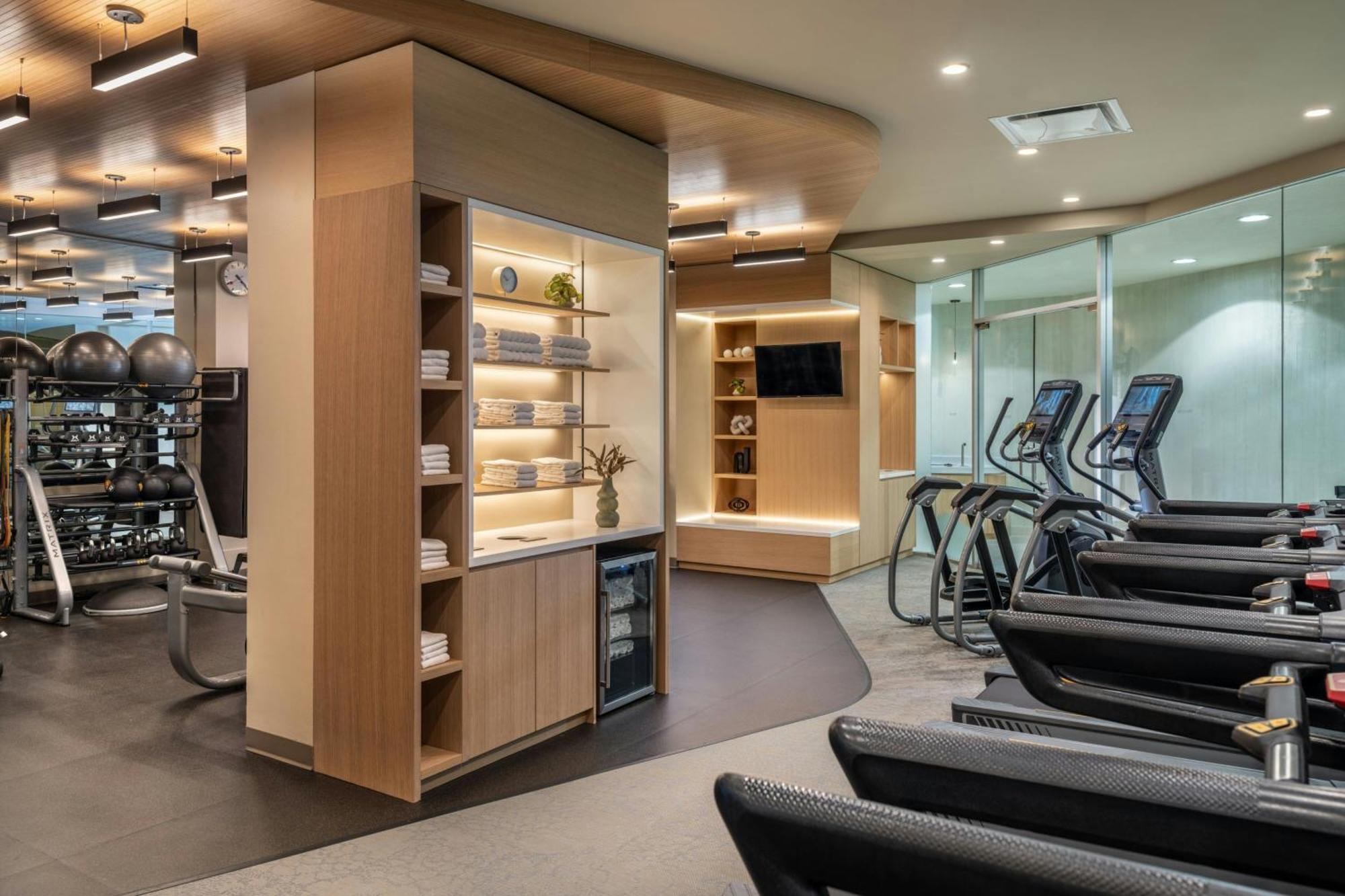 The Westin Bayshore, 4*