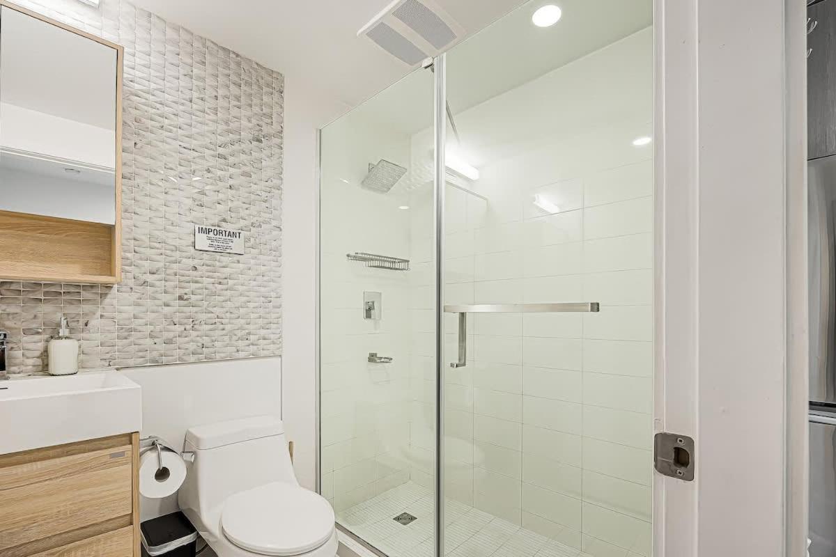 Stylish Near Restaurants & Amenities Apartment