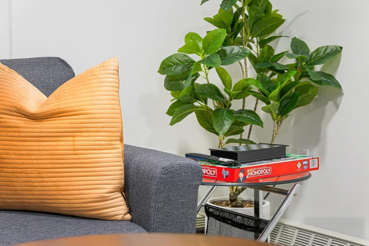 Stylish Near Restaurants & Amenities *