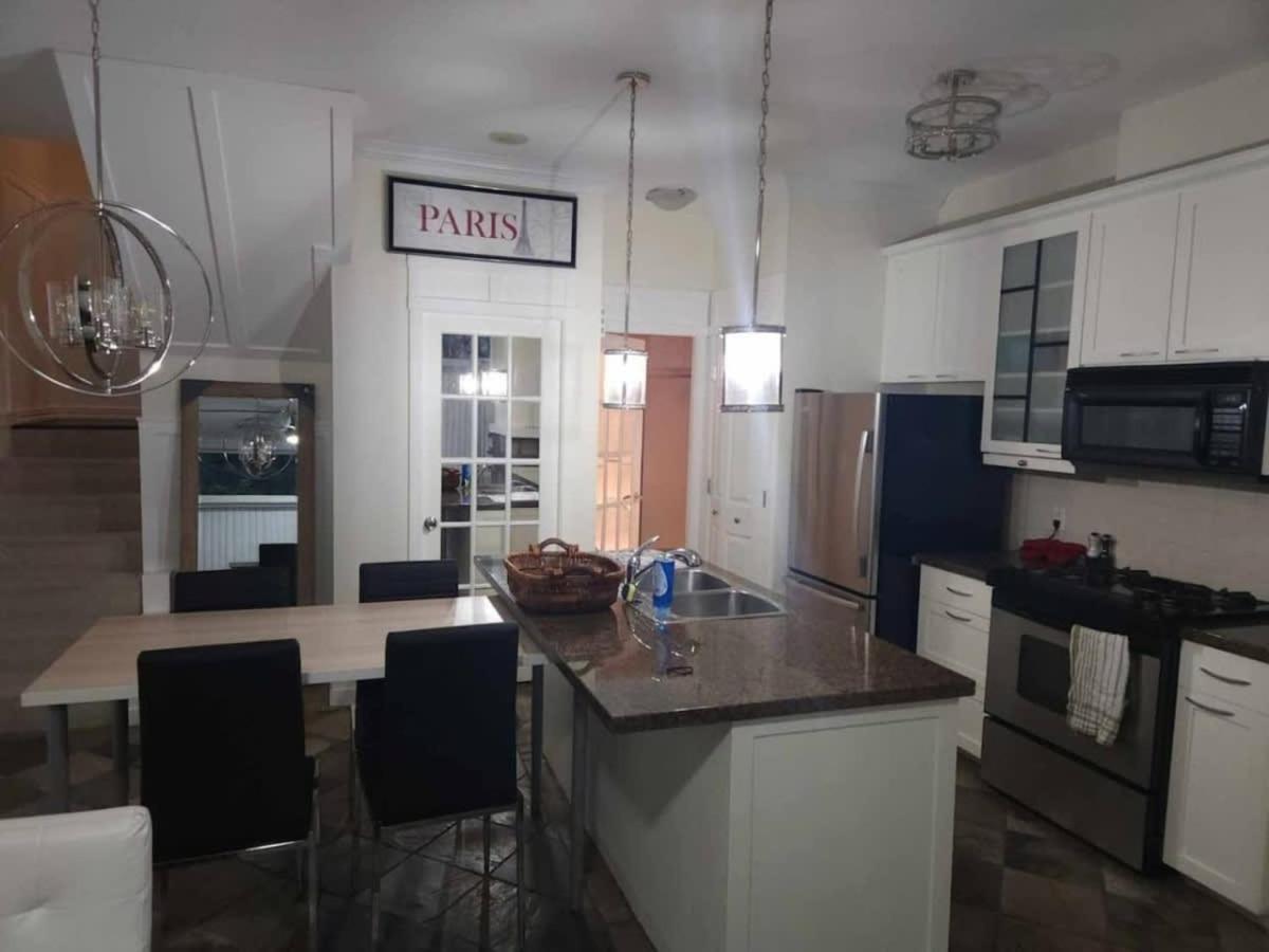 Elegant 2-bedroom Townhouse Holiday home *