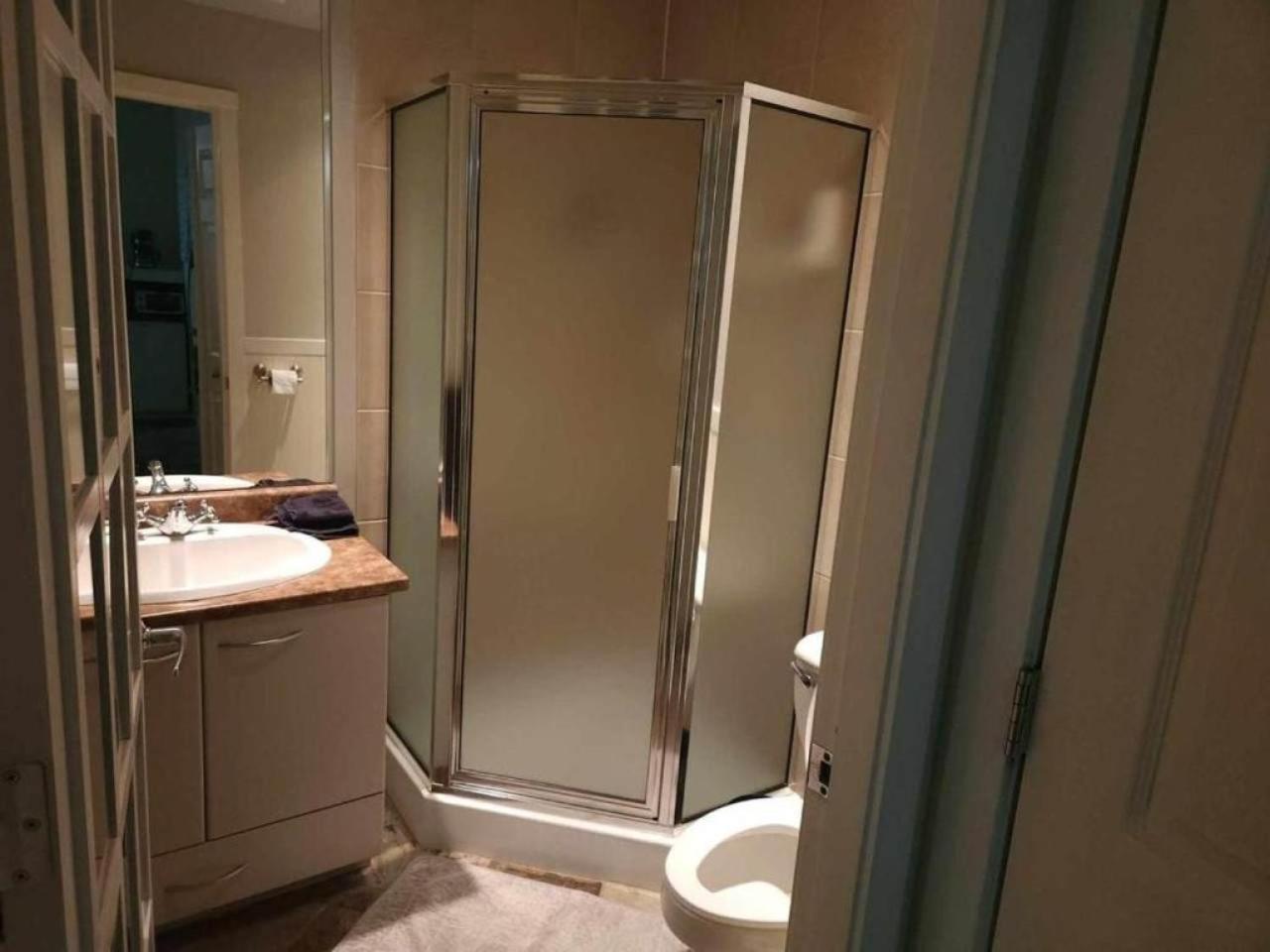 Chic Modern 2br Yaletown Townhouse - Ultimate Comfort Convenience For A Prime Holiday home *