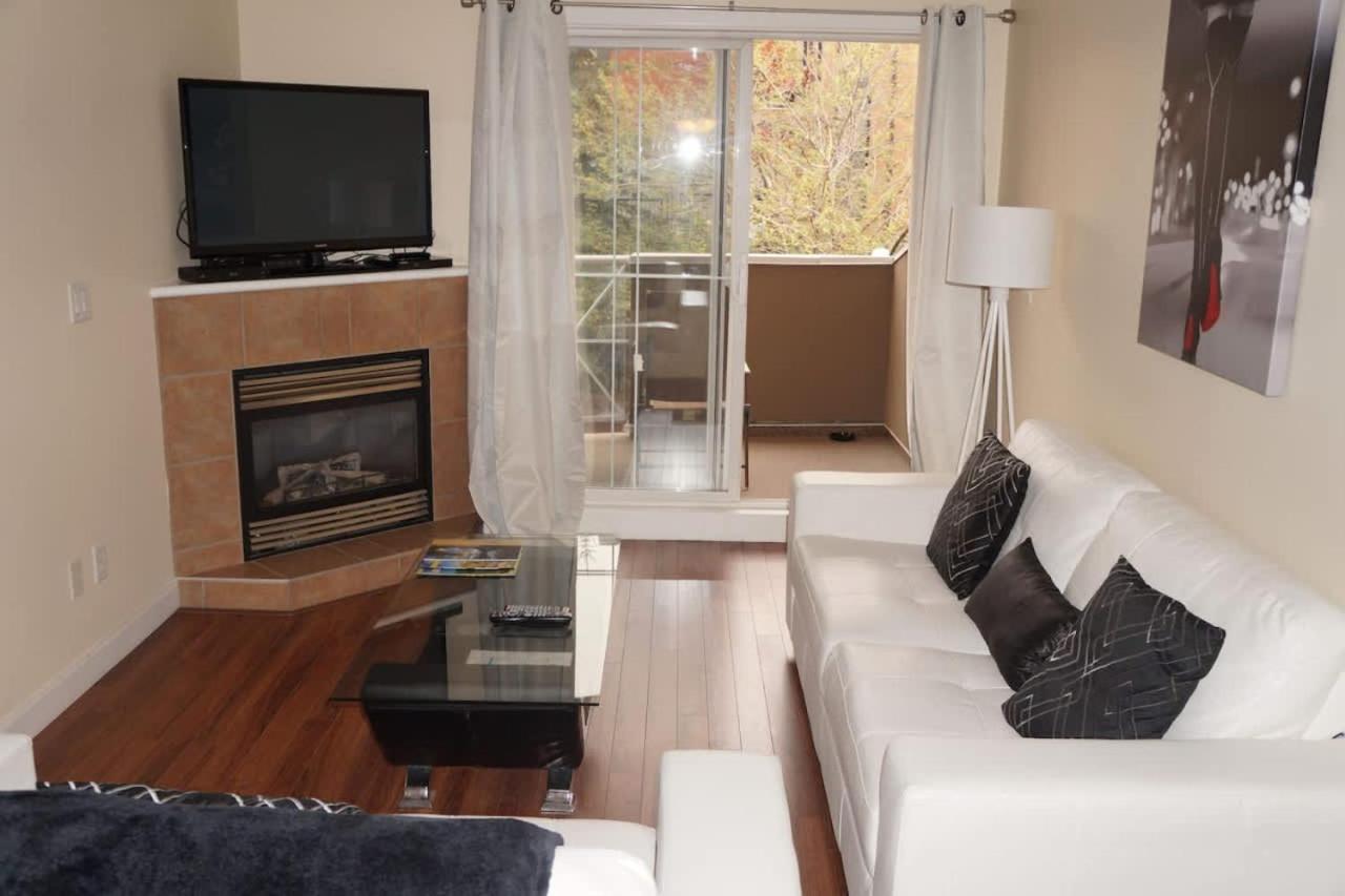 Charming Upper-level 3-bedroom House On Beatrice