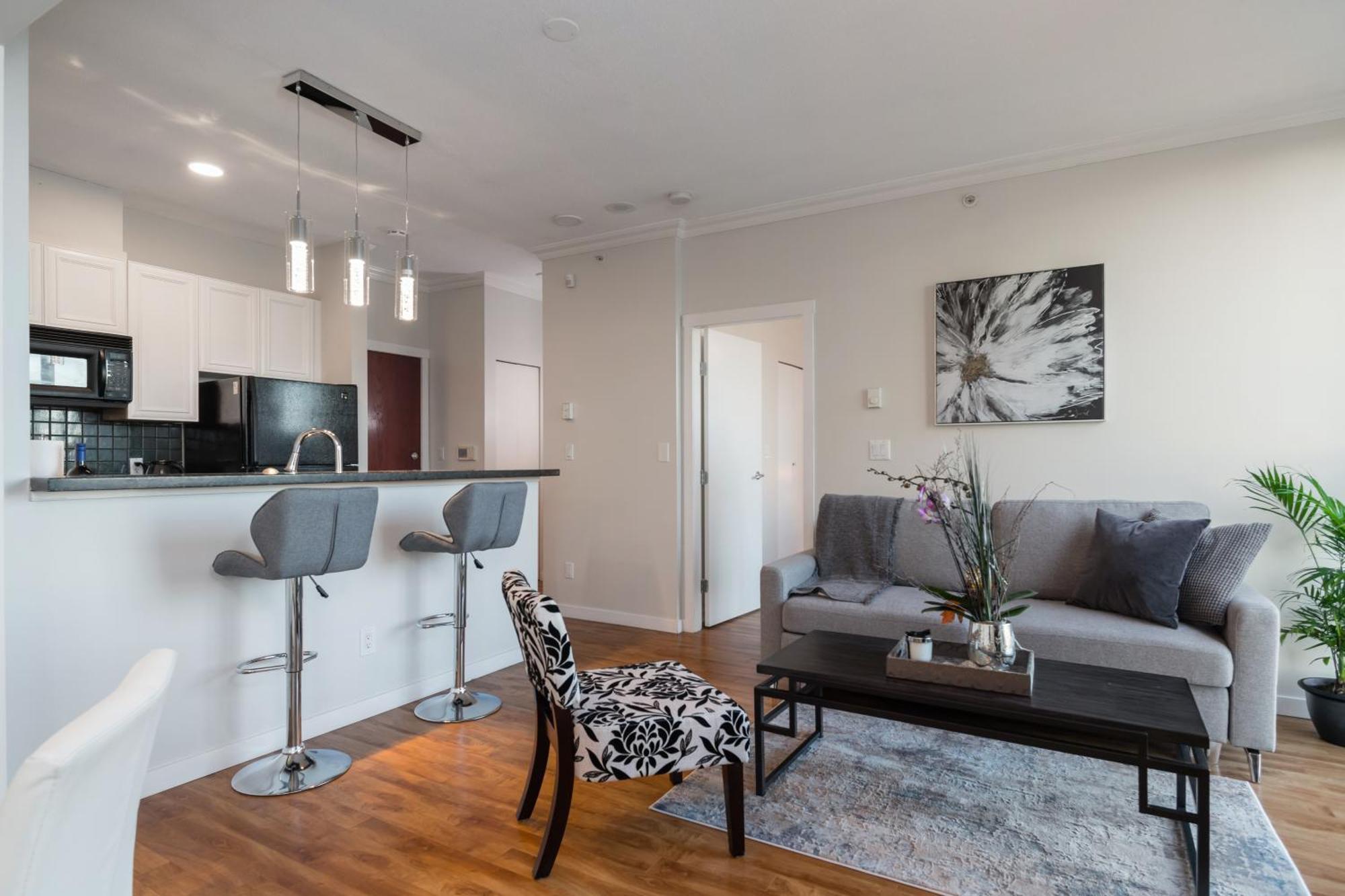 Yaletown Gem Located In The Heart Of Downtown