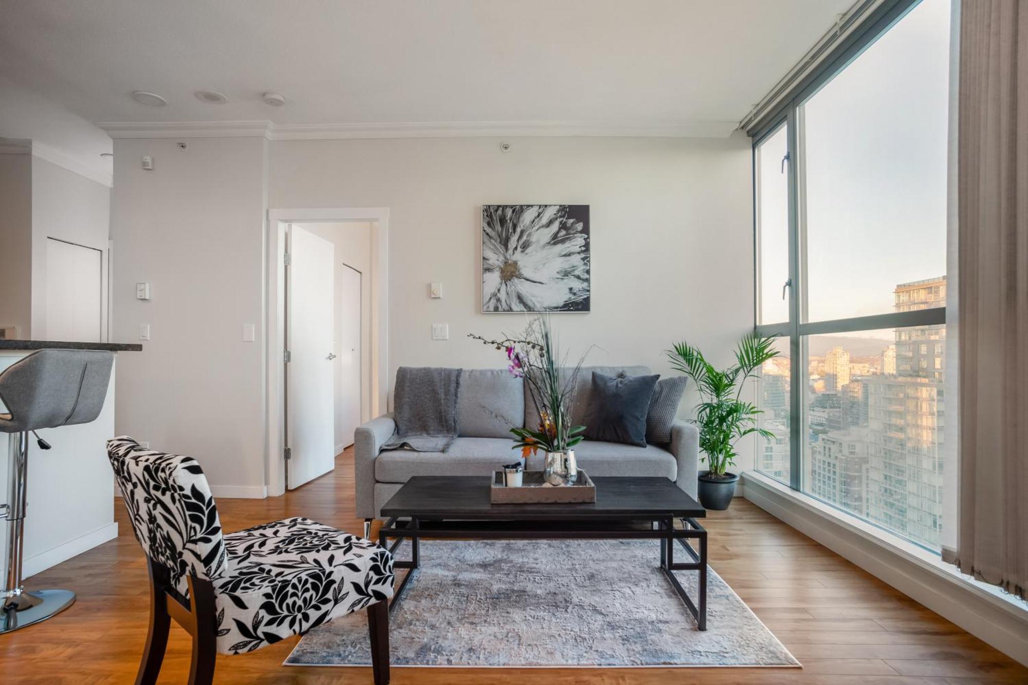 Apartment Yaletown Gem Located In The Heart Of Downtown