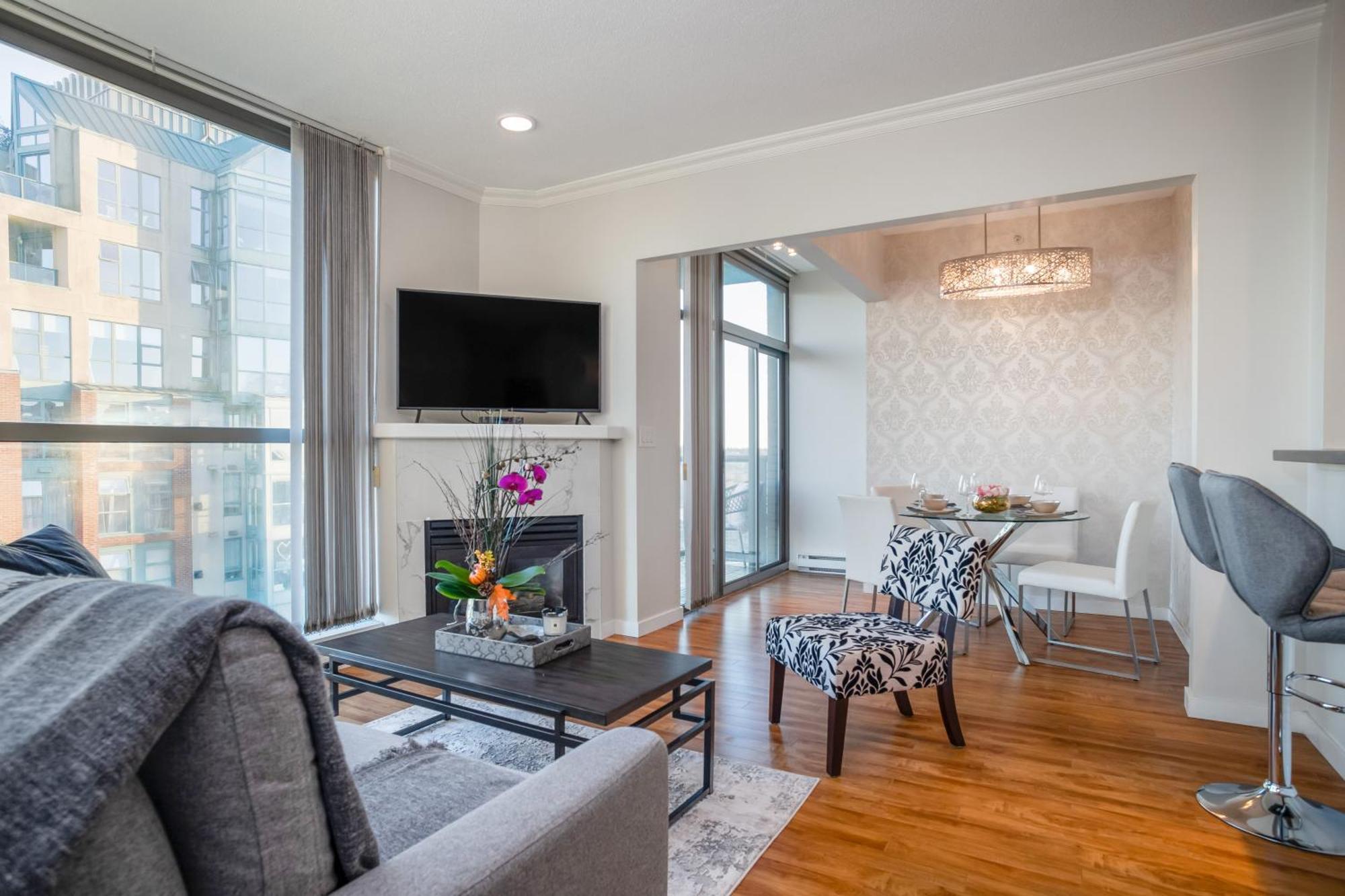 Yaletown Gem Located In The Heart Of Downtown Apartment *