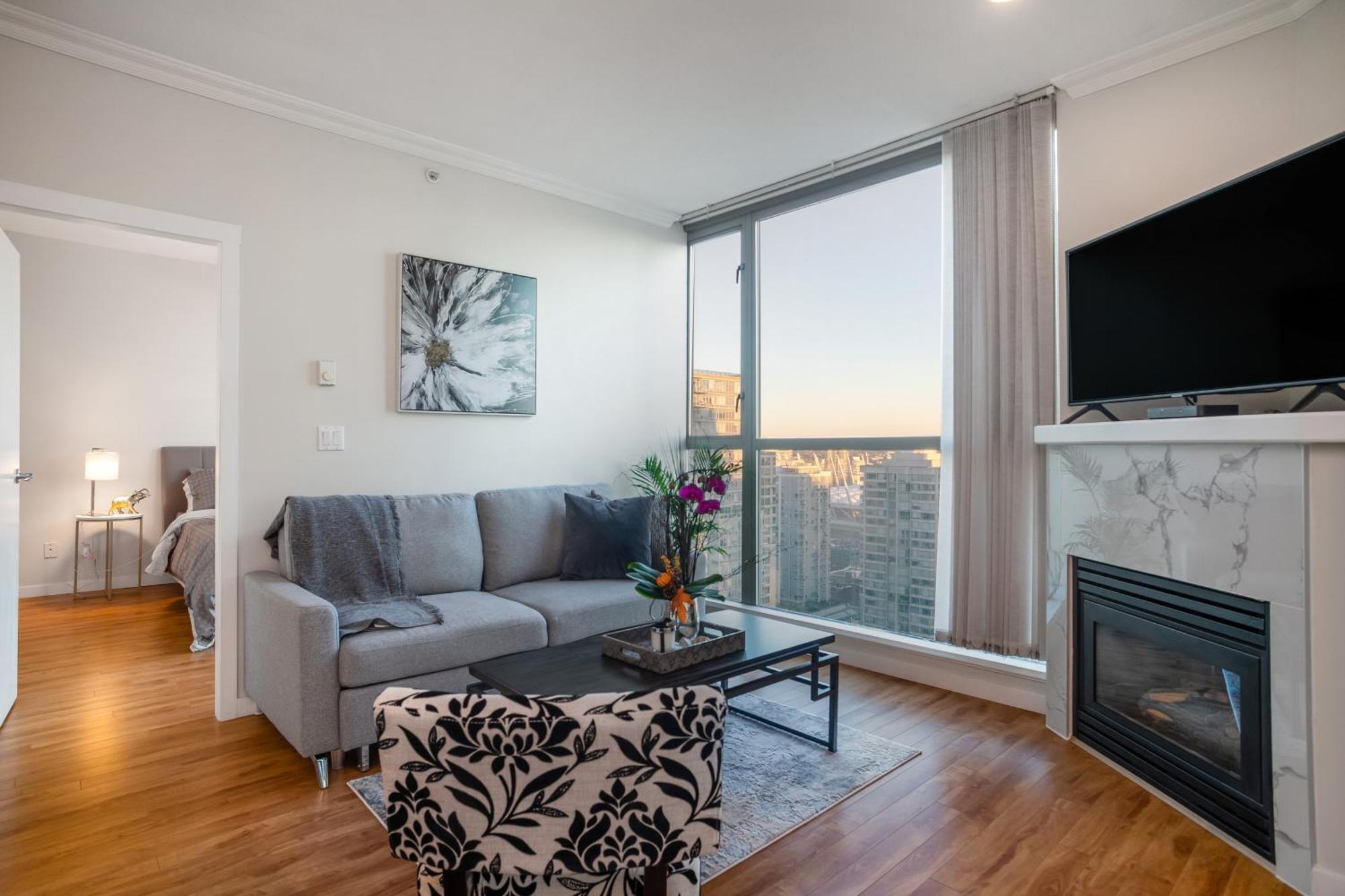 Apartment Yaletown Gem Located In The Heart Of Downtown *