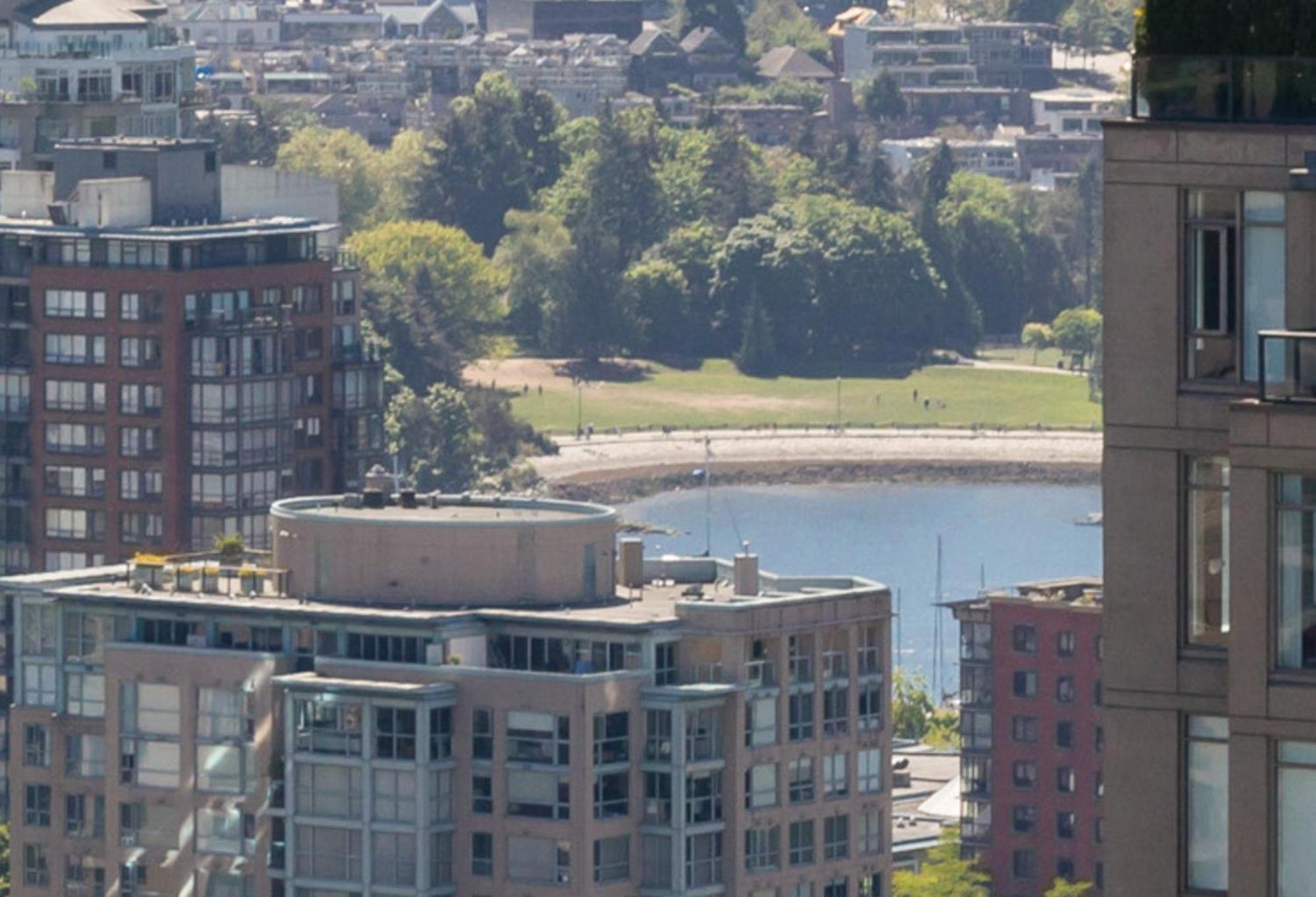 Yaletown Gem Located In The Heart Of Downtown
