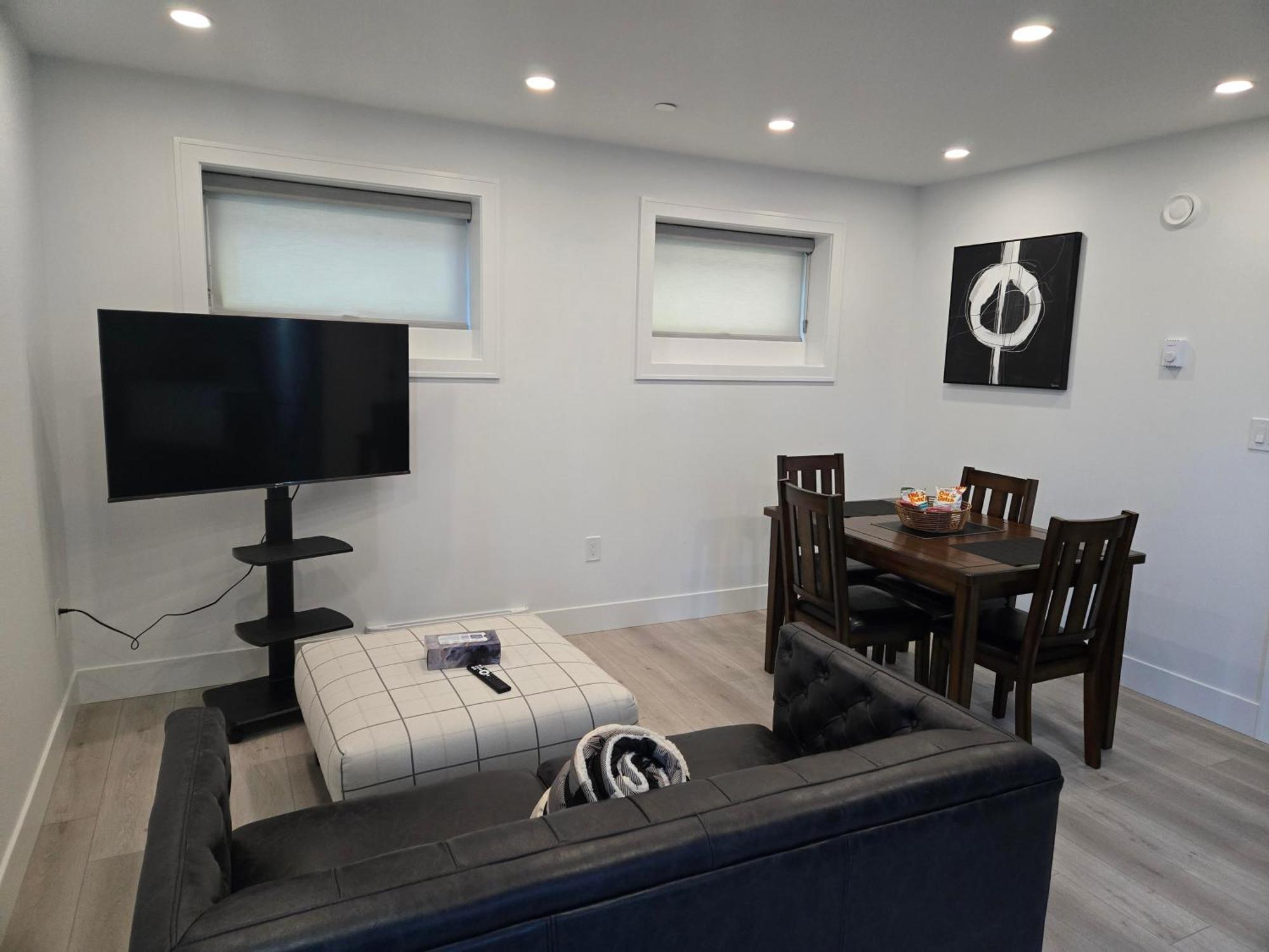 Townhouse 1 Bedroom On Lower Floor Vancouver