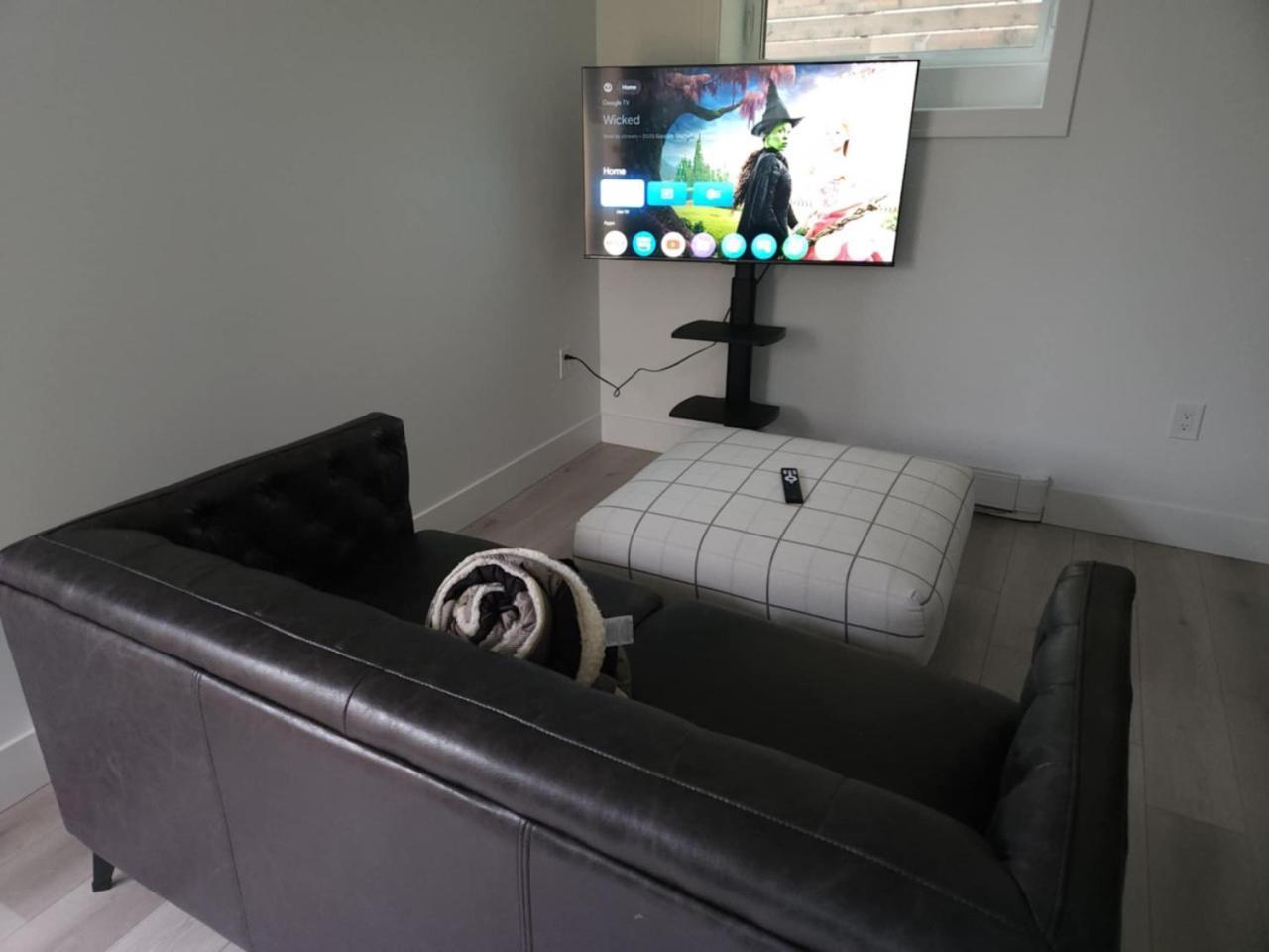 Townhouse 1 Bedroom On Lower Floor Vancouver