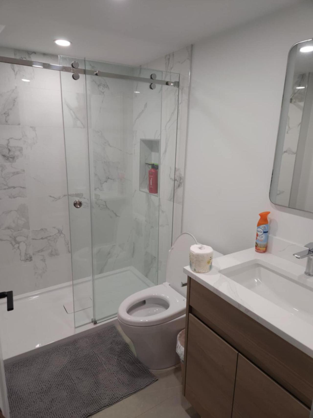 Townhouse 1 Bedroom On Lower Floor Vancouver