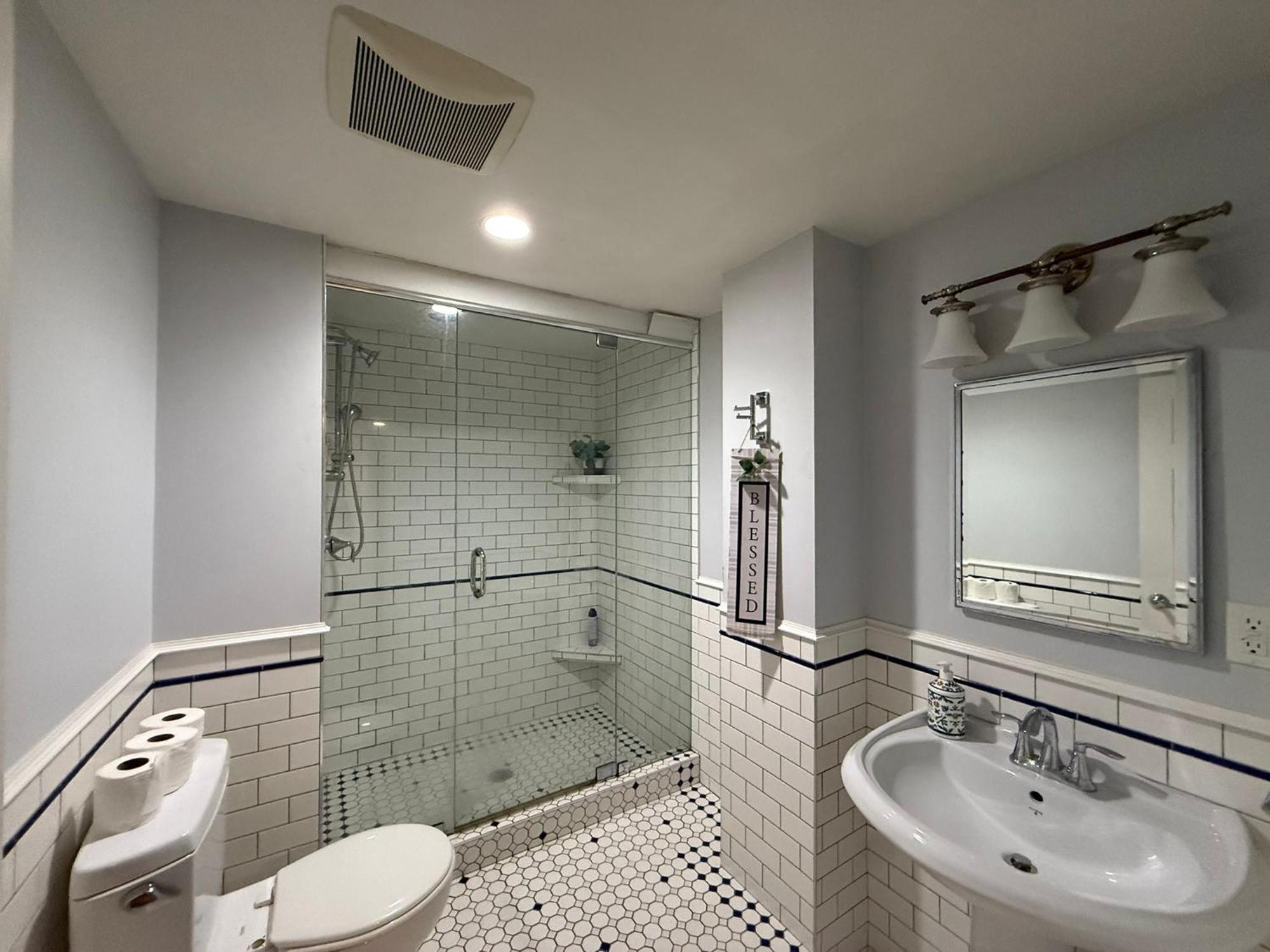 Wallace Park Bnb - 7 Min To Downtown Homestay *