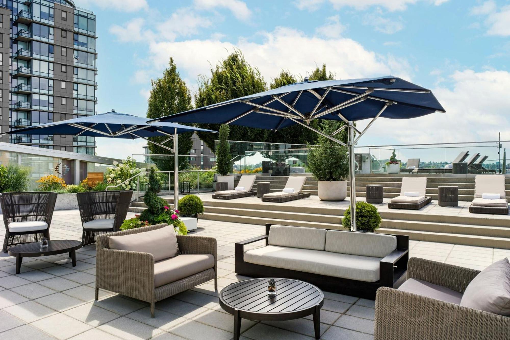 The Douglas, Autograph Collection Hotel 5*