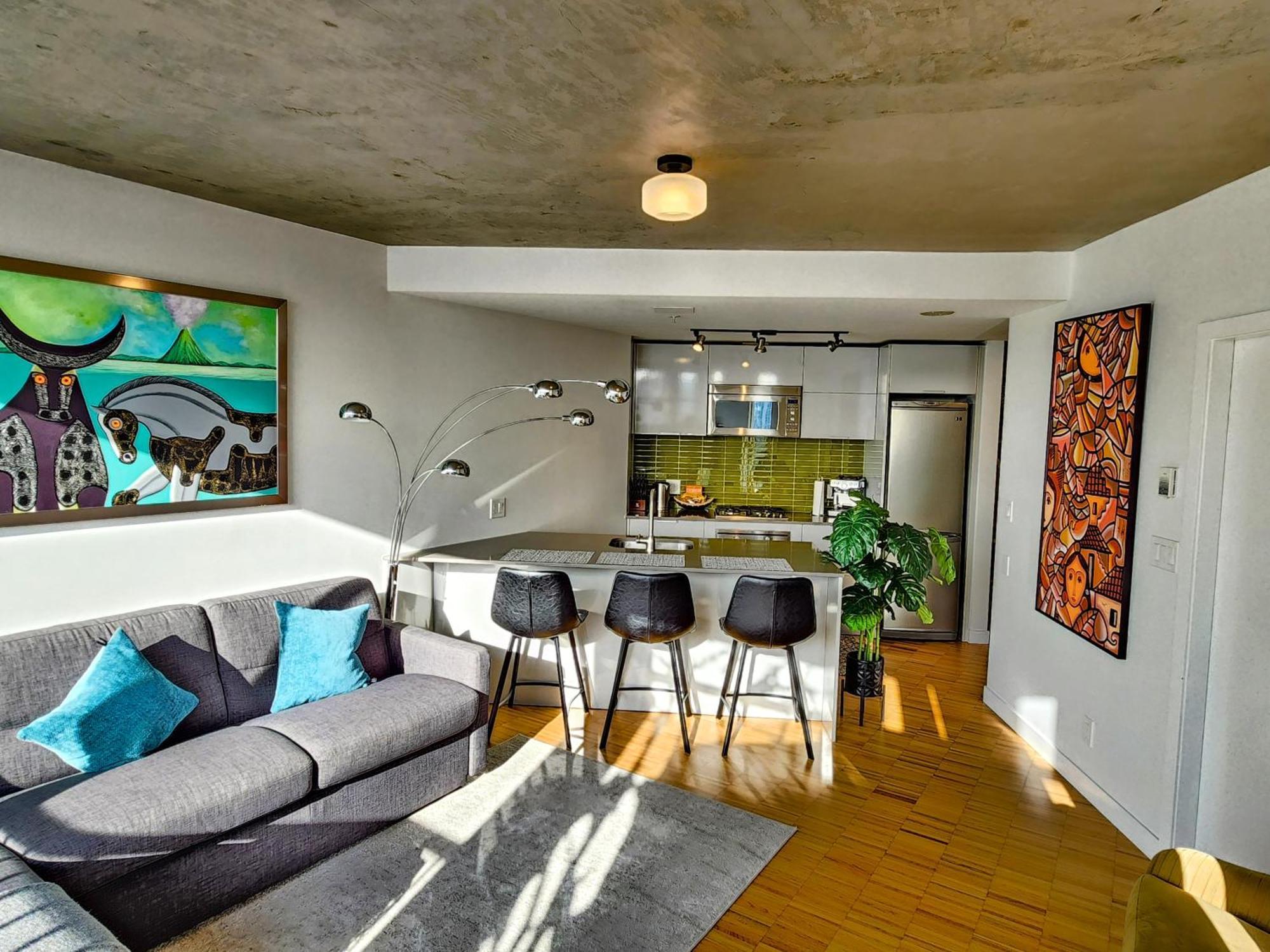 Luxury Downtown *