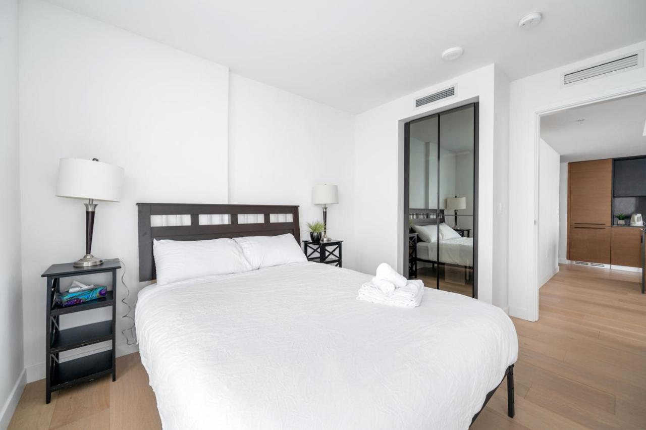 Elegant Luxury & Stunning Views Apartment