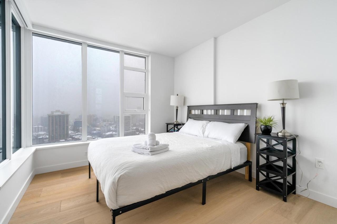Elegant Luxury & Stunning Views * Vancouver