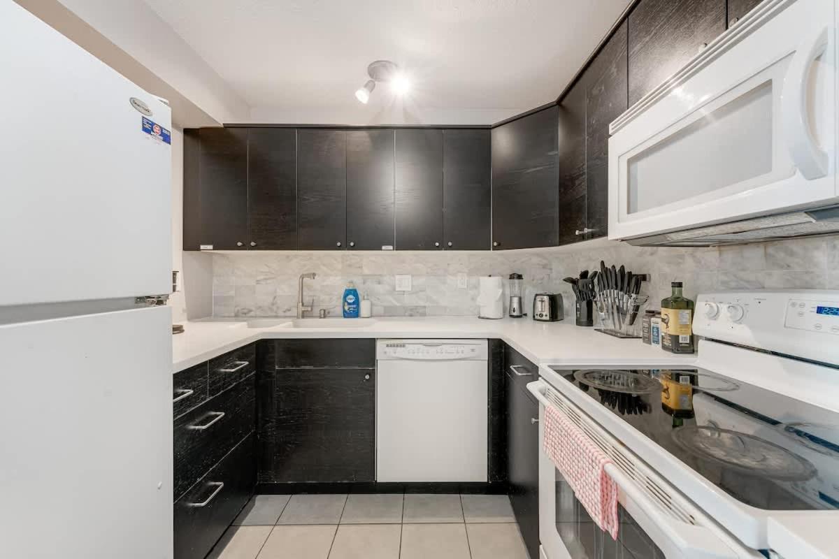 Apartment Stylish & Comfy In A Prime Location *
