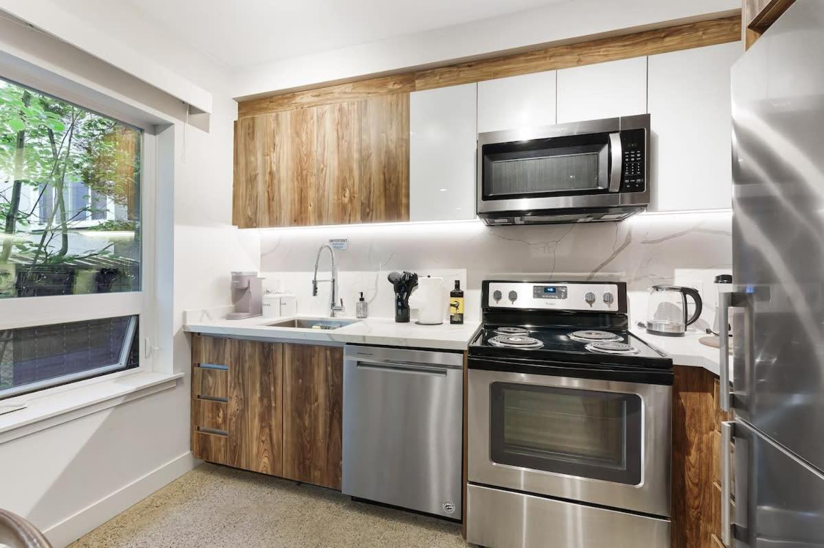 In Downtown Apartment