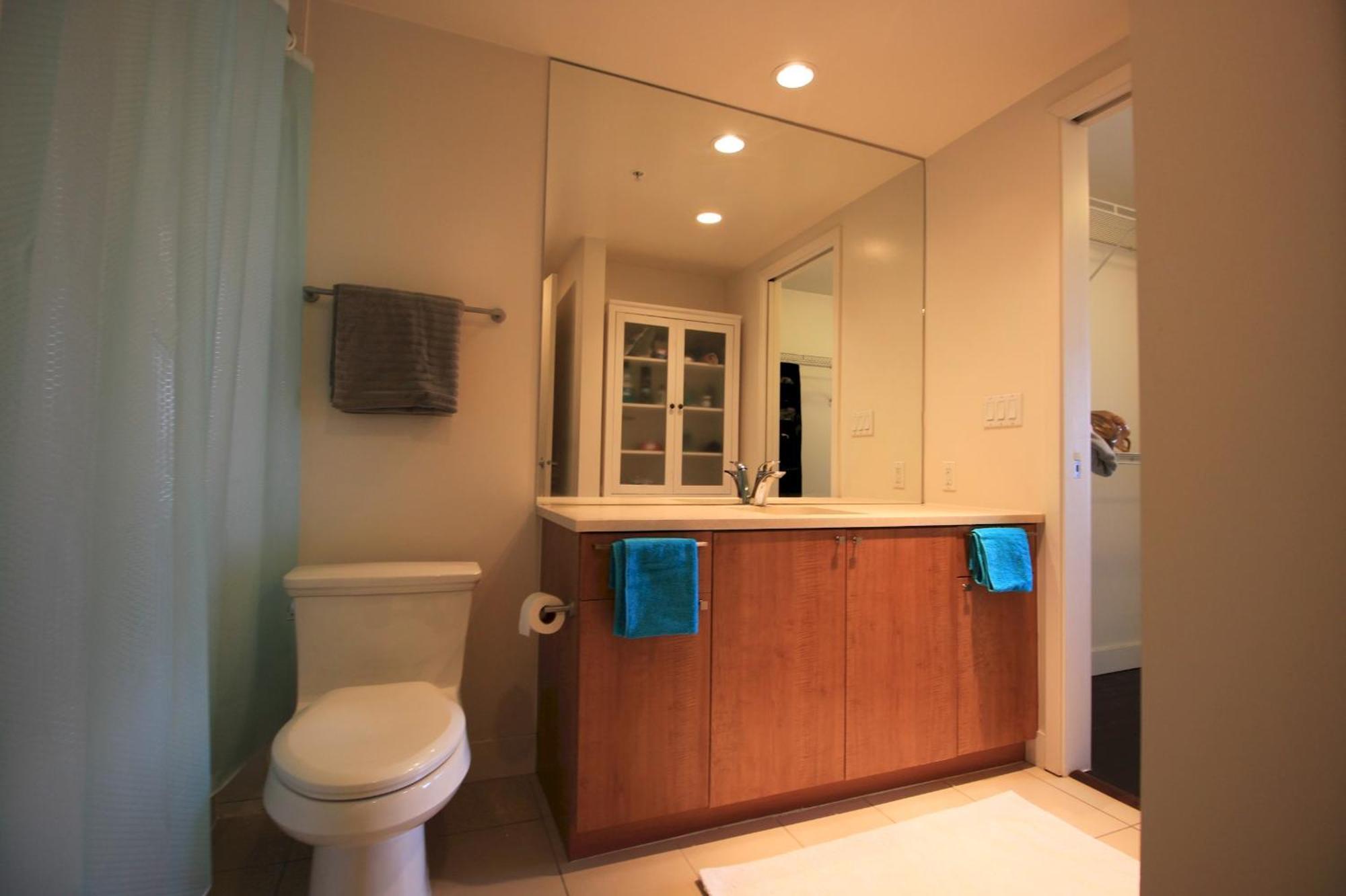 Urban Elegance Townhouse In Downtown