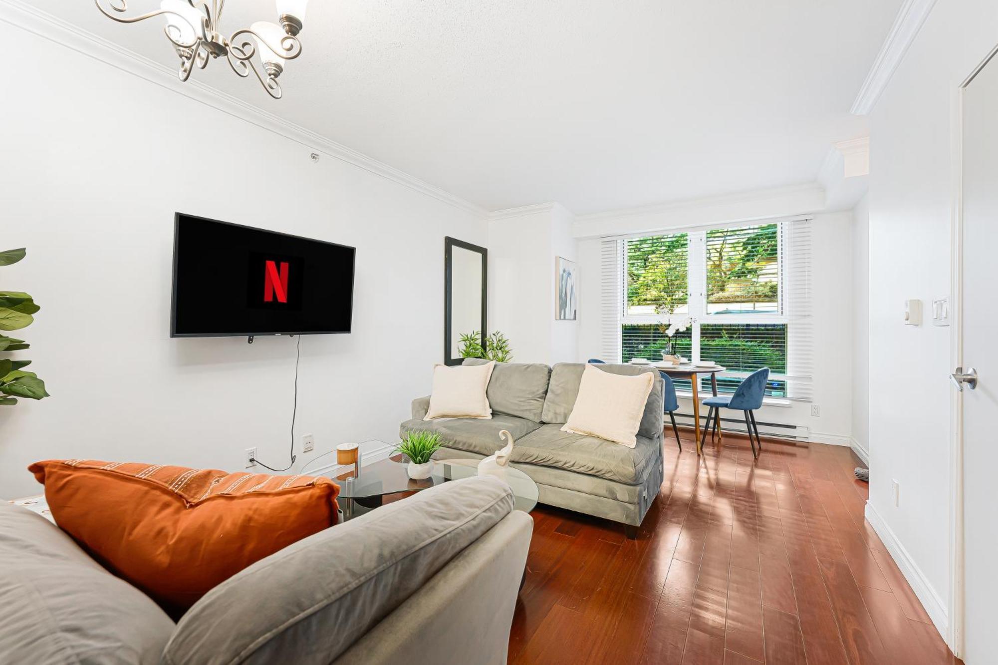 Apartment Coal Harbour Gem Stunning 2 Bedroom Townhouse With Ocean Views Vancouver