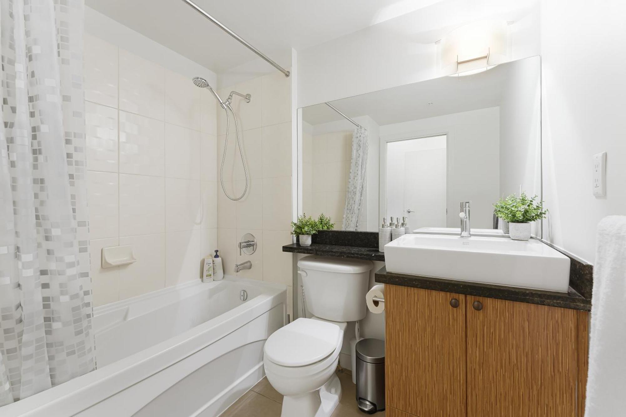 Luxury 2 Bedroom Townhouse In Yaletown Modern Elegance And Prime Location