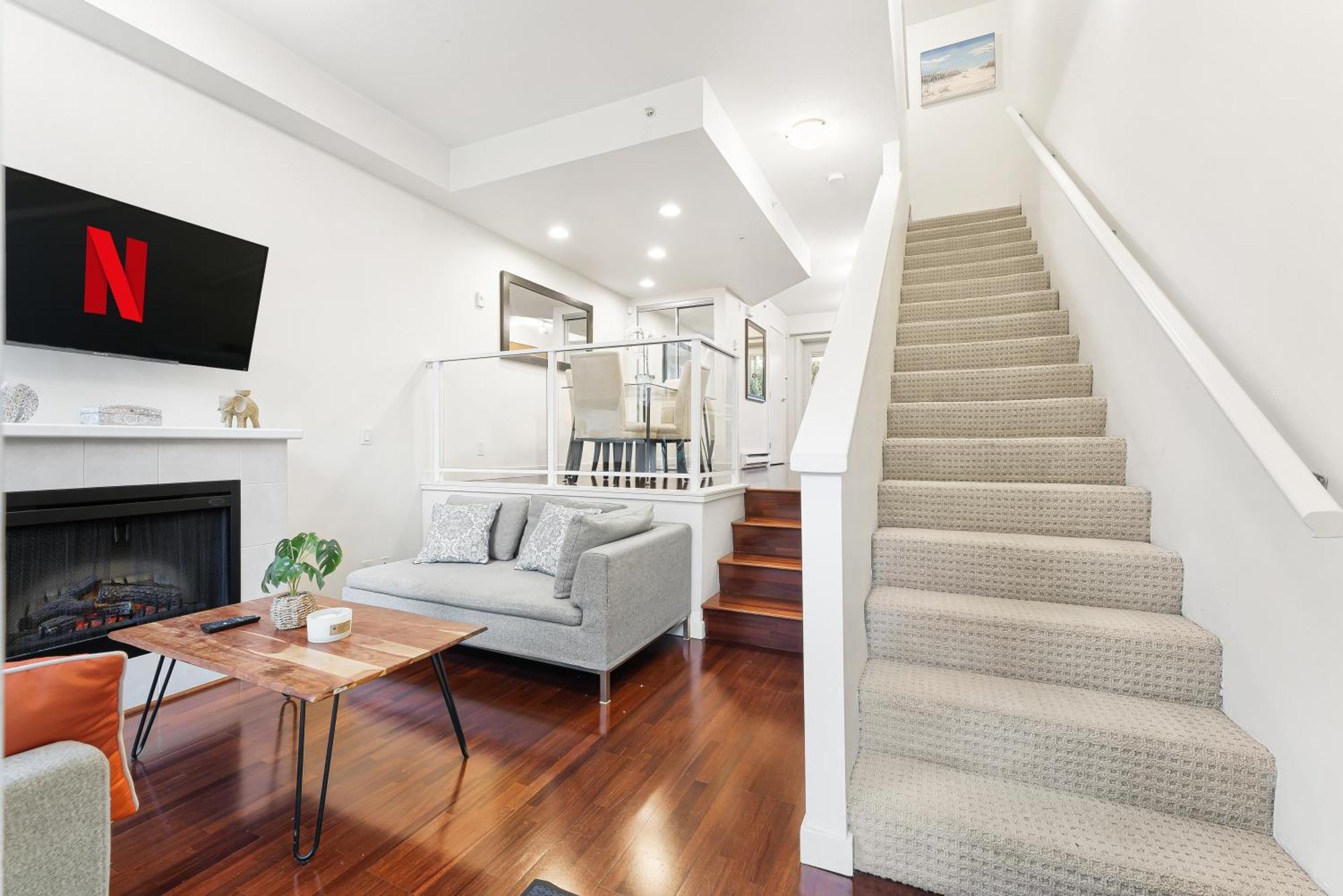 Luxury 2 Bedroom Townhouse In Yaletown Modern Elegance And Prime Location