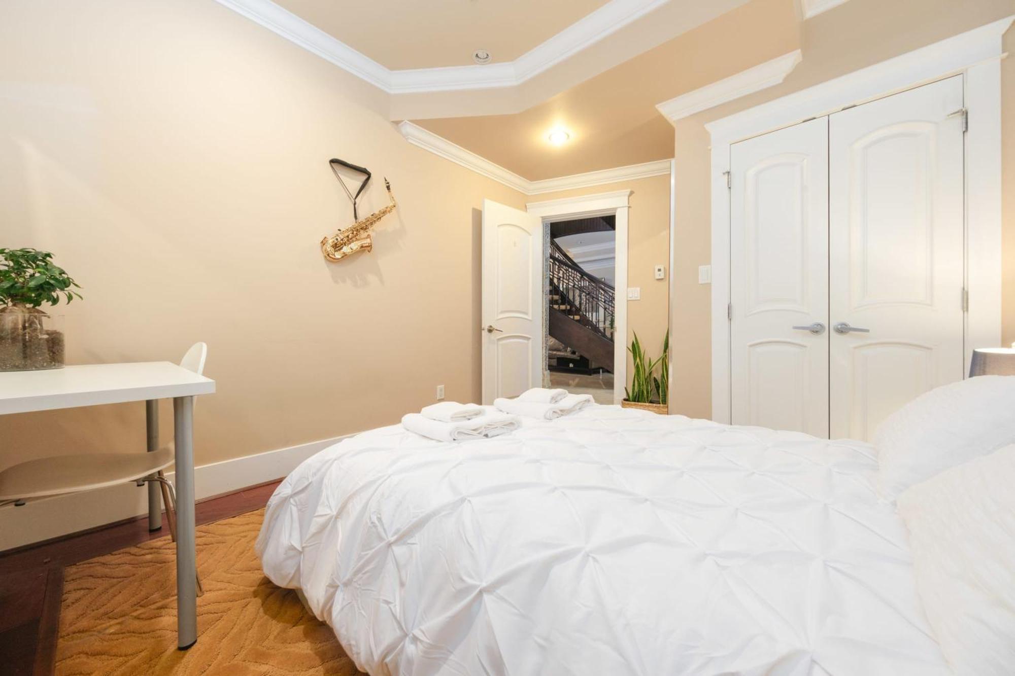 Holiday home Deluxe Bedroom With Shared Washroom In *