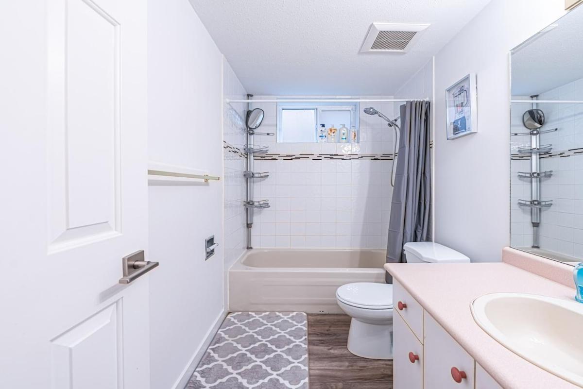Cozy 2-bedroom Basement In Holiday home