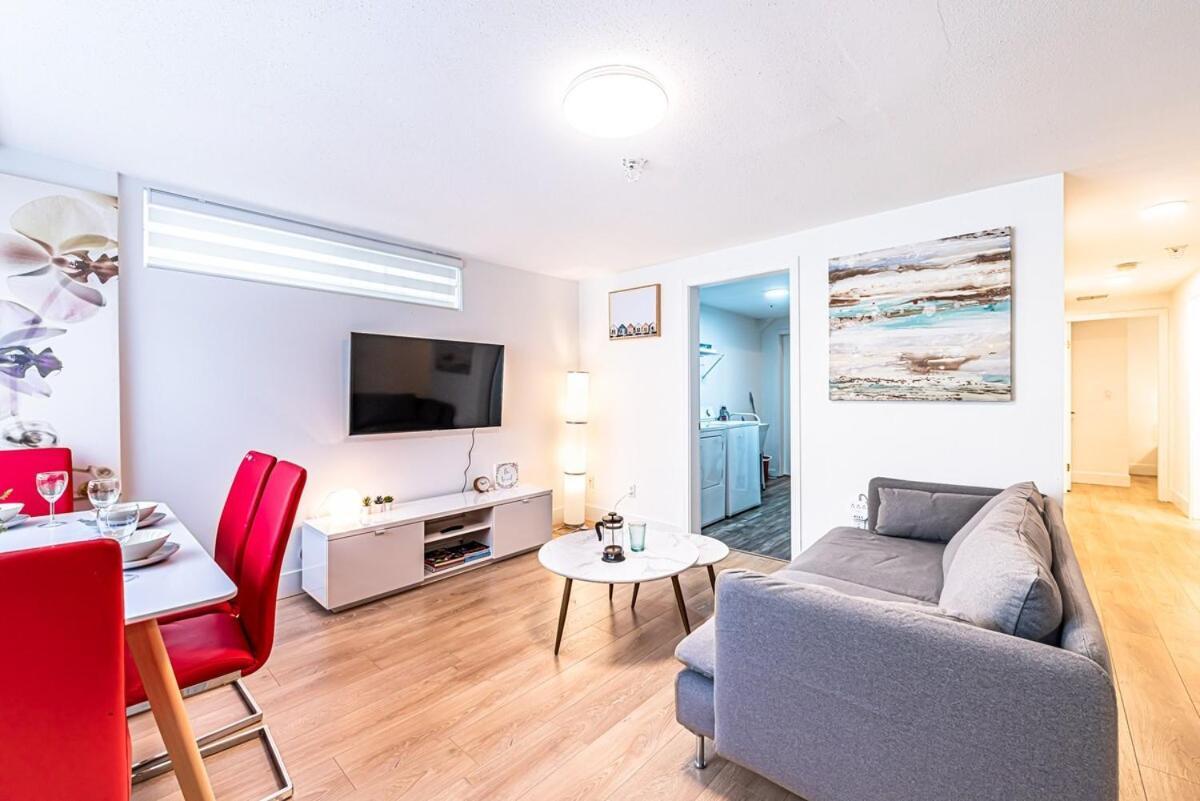 Cozy 2-bedroom Basement In Holiday home *