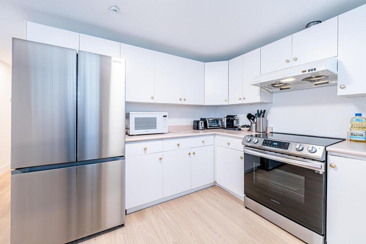 Holiday home Cozy 2-bedroom Basement In *