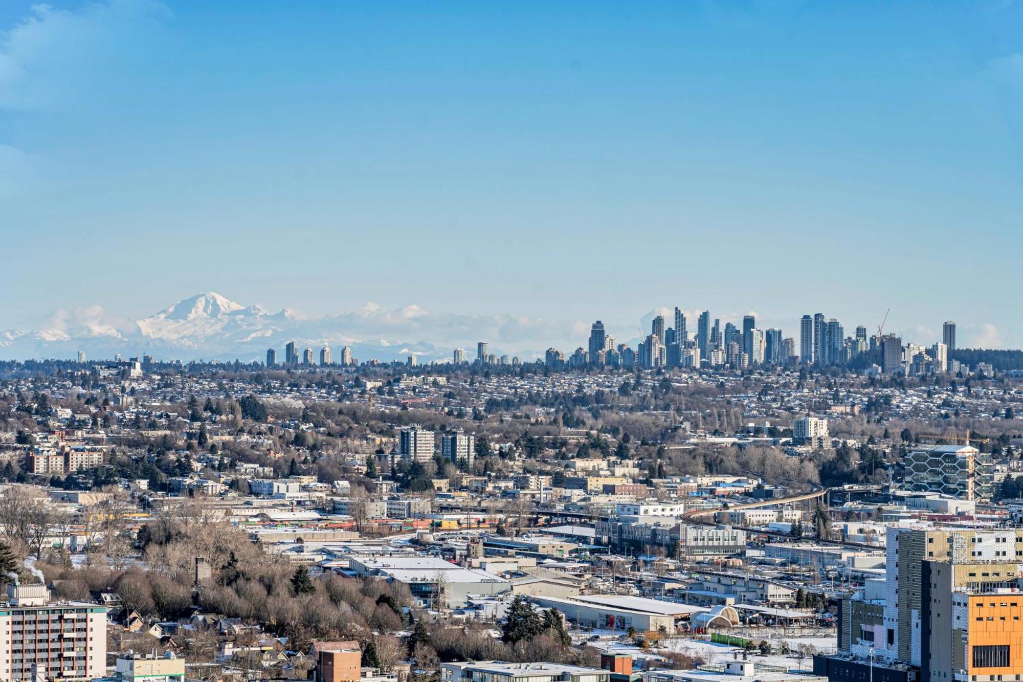 Water Views, 40th Floor Sub-penthouse! Entire In The Heart Of Centre * Vancouver