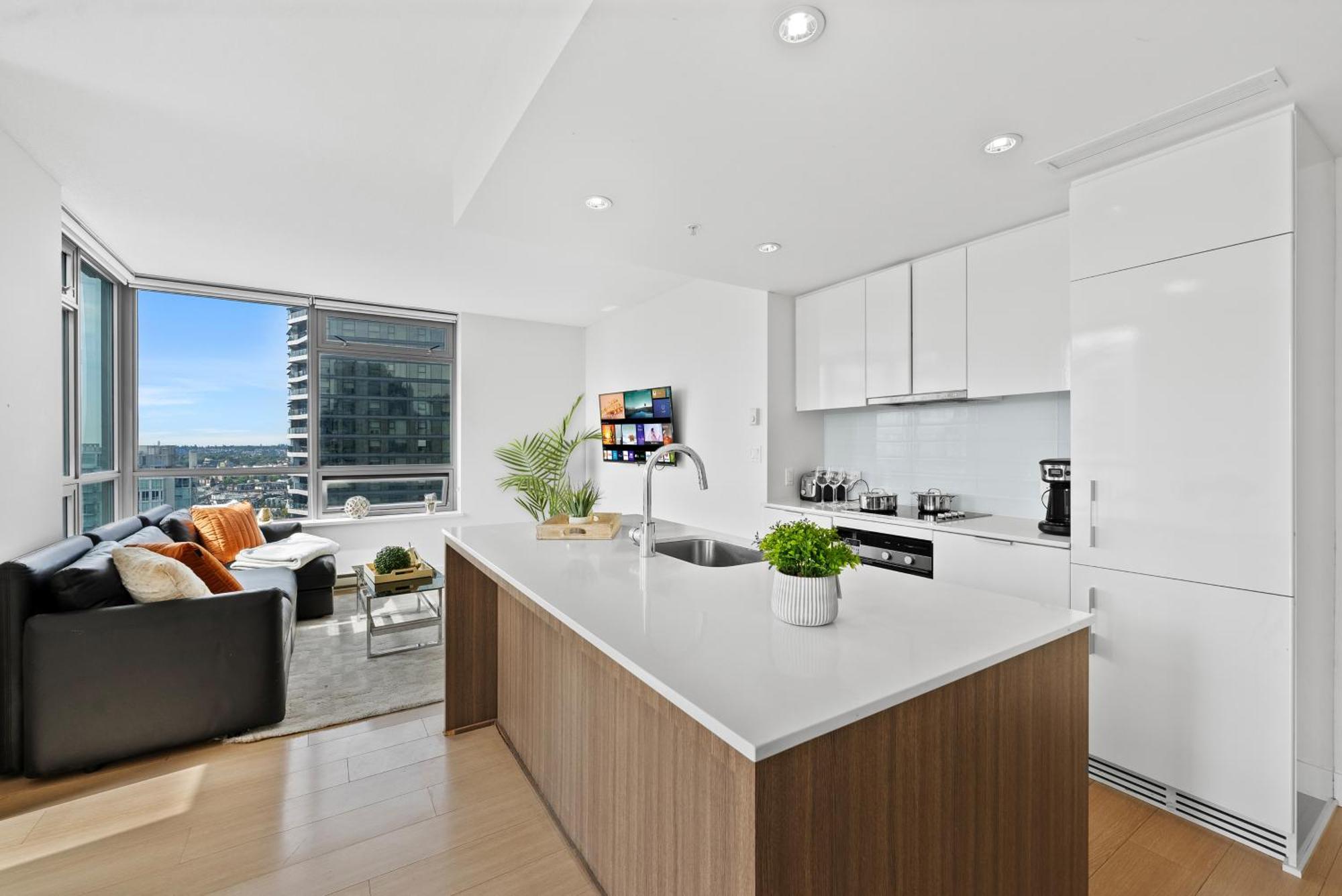 Spectacular Ocean View 2 Bedroom For Rent Vancouver