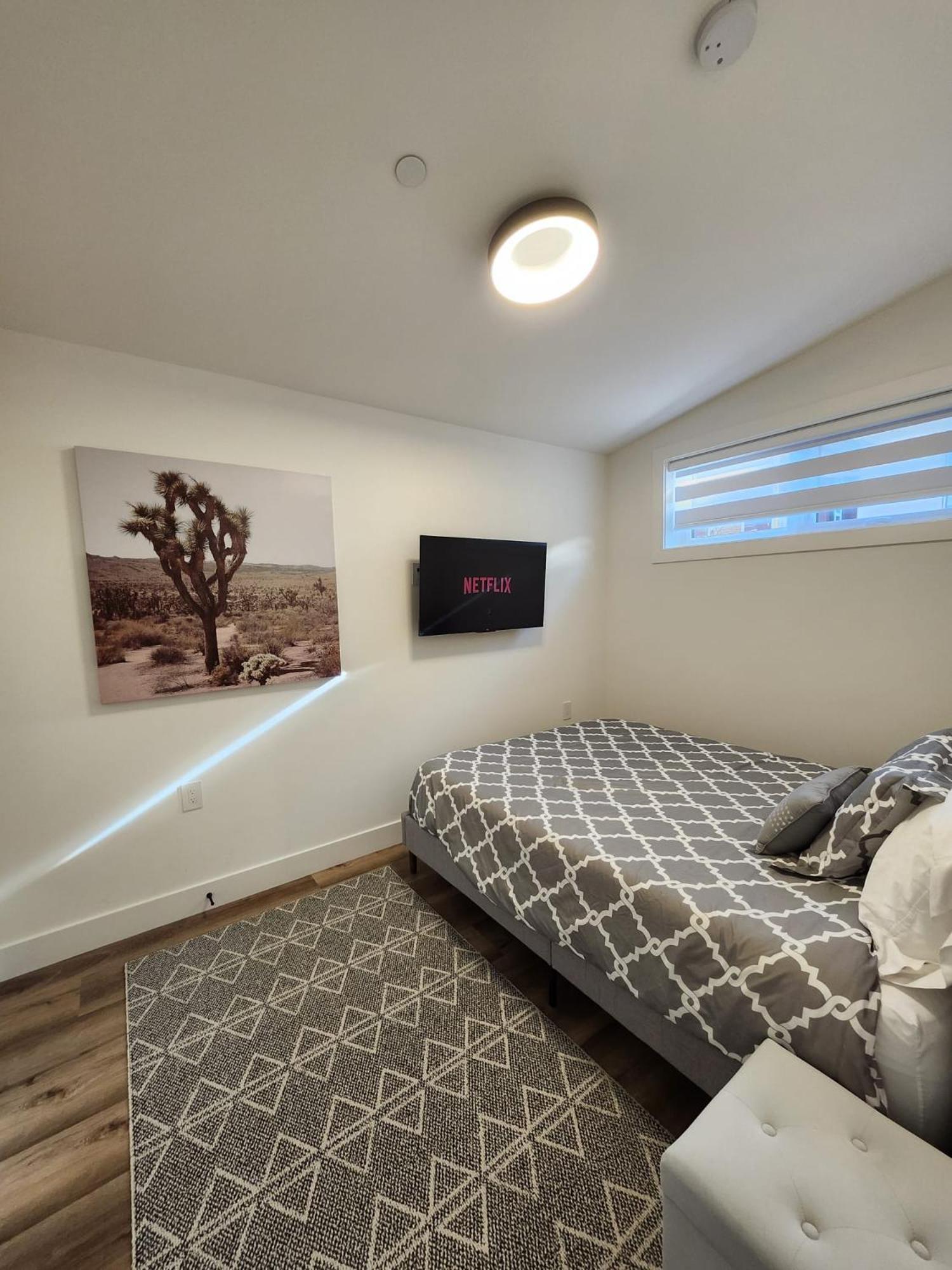 & Modern Whole House In Apartment *