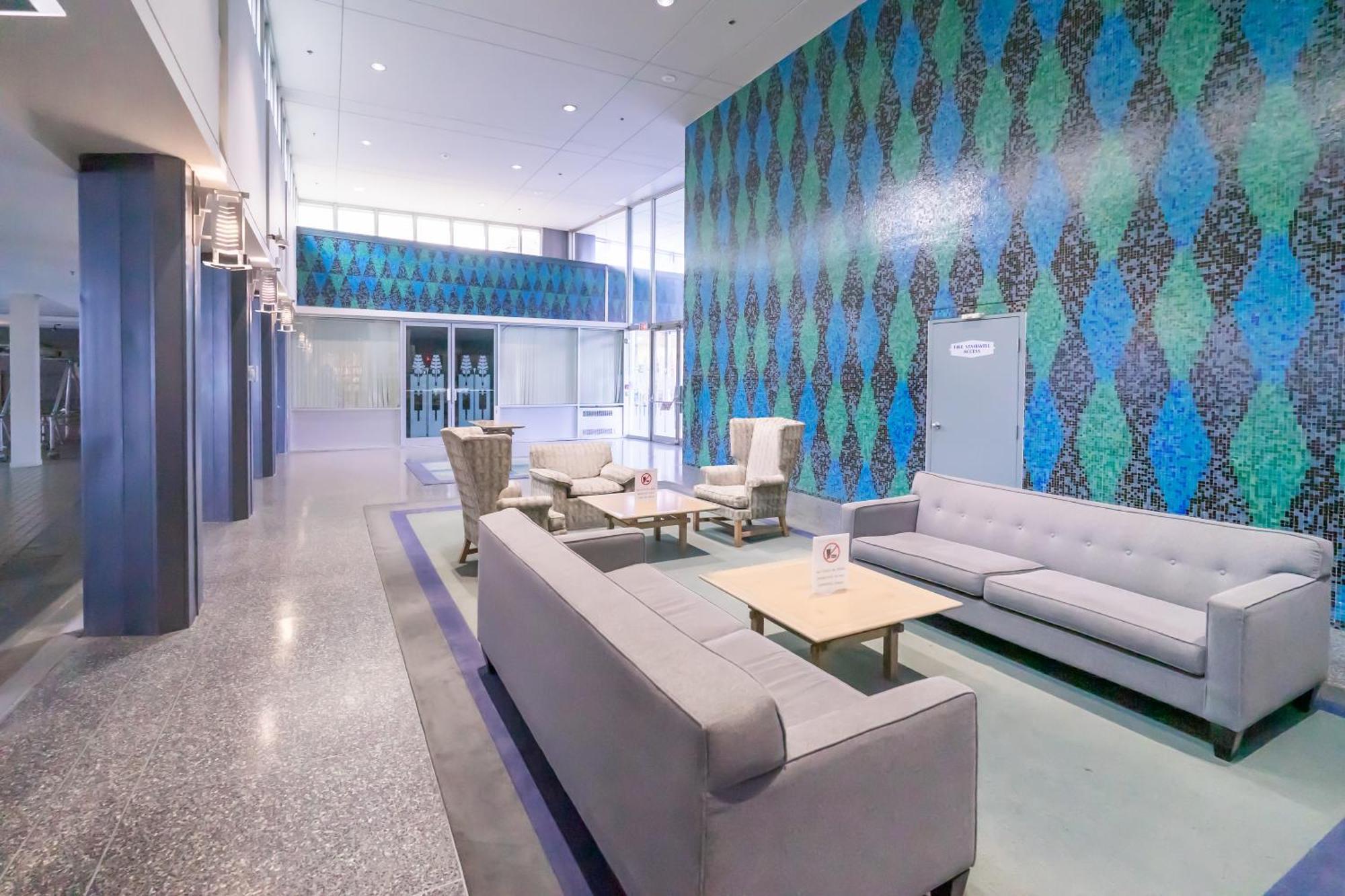 Modern & Cozy In The Heart Of Downtown *