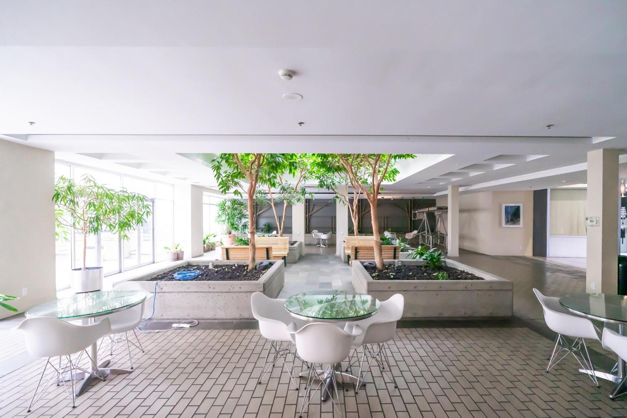 Modern & Cozy In The Heart Of Downtown * Vancouver